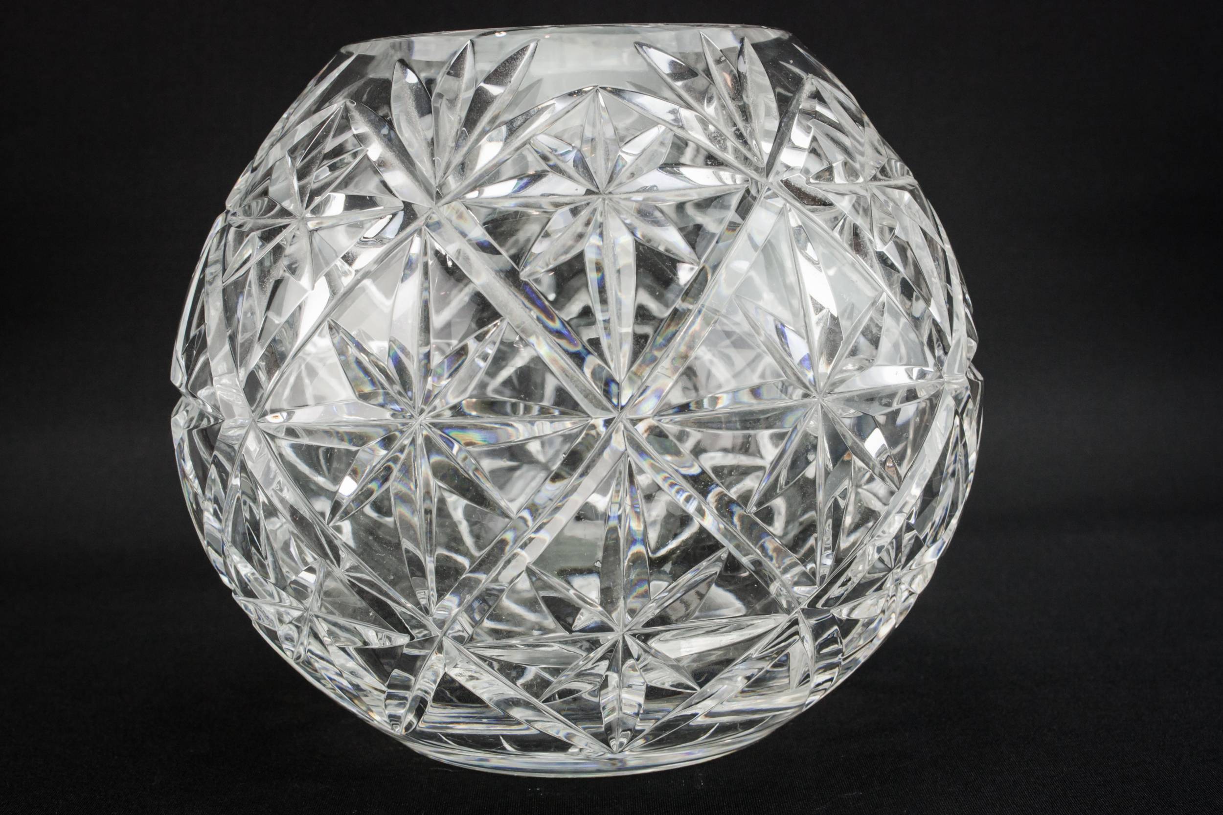 Glass Charming Gift — Globular glass vase 2
