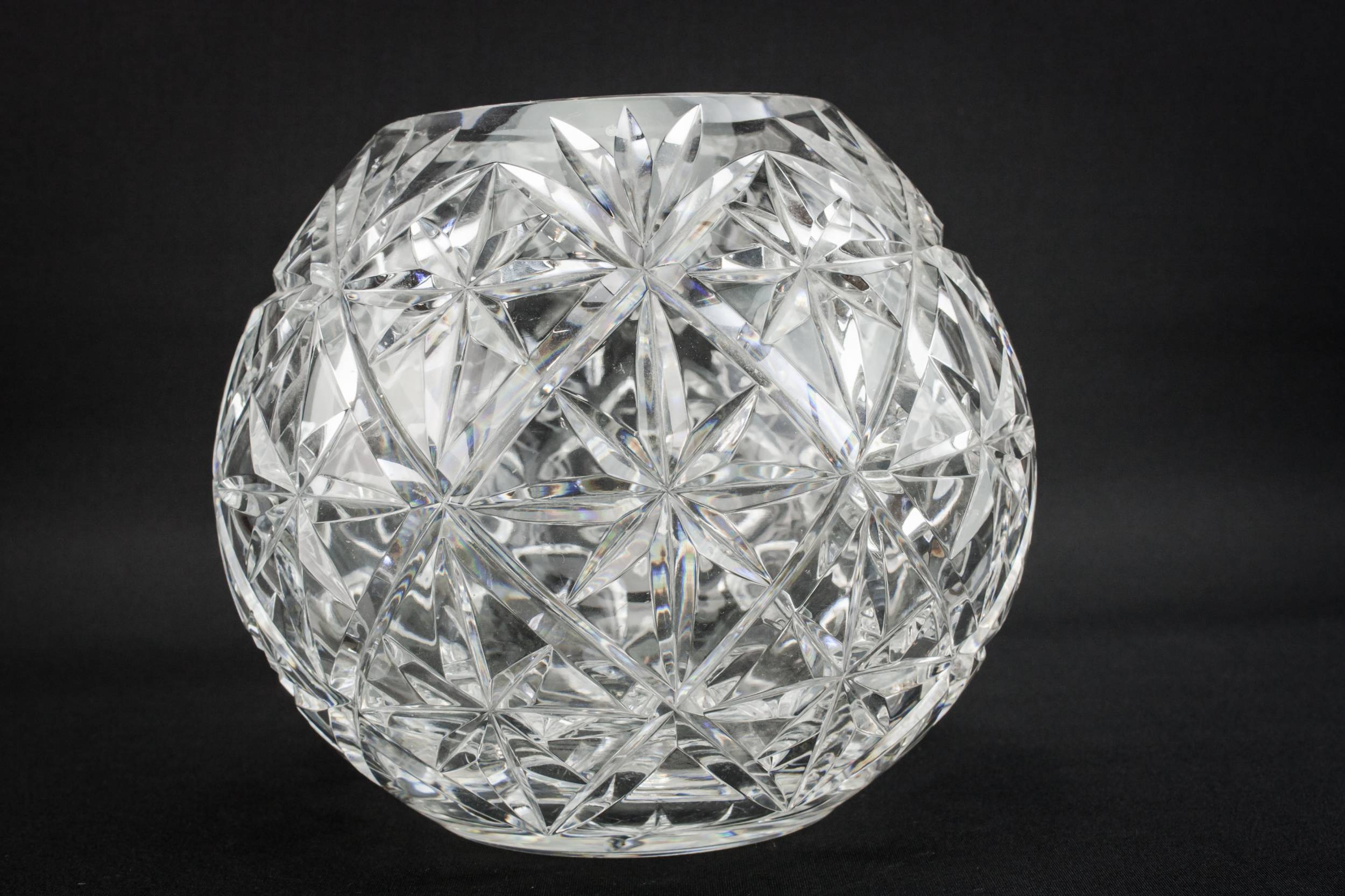 Glass Charming Gift — Globular glass vase 3