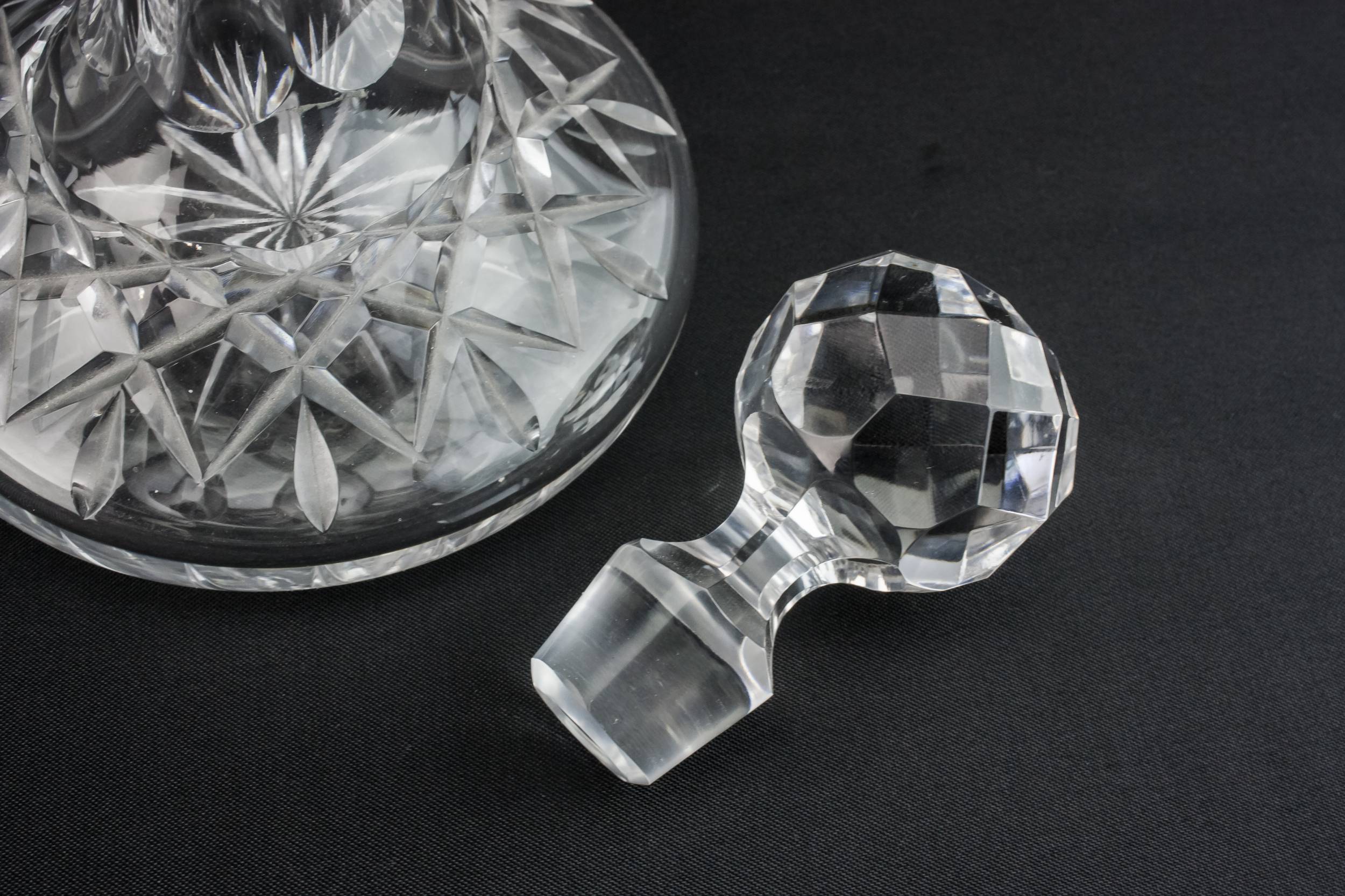 Vintage Retro Port — Small ship decanter 1