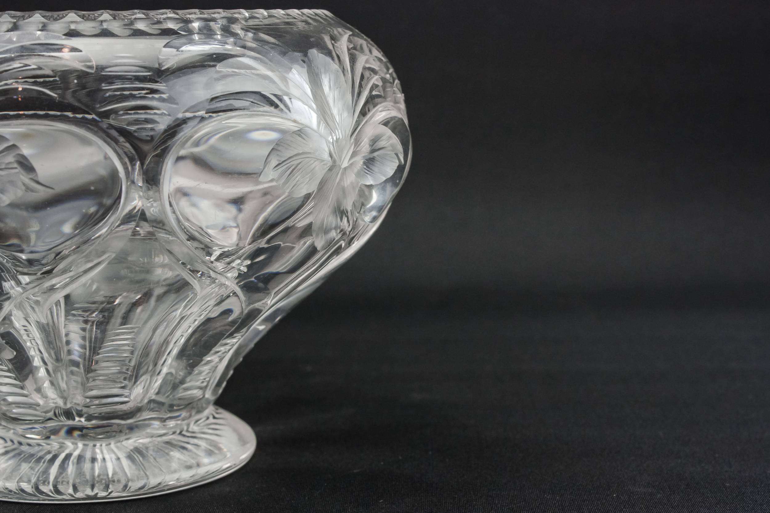 Mid-Century Modern Crystal — Mid-Century Modern glass vase 3