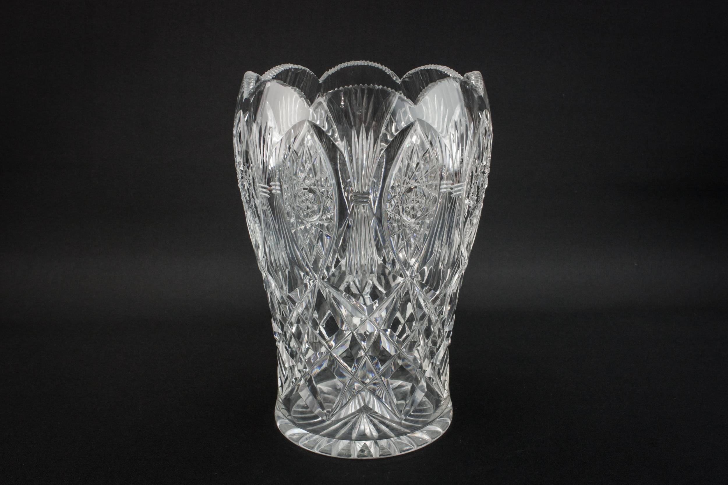 Glass Modernist Unique — Medium baluster vase