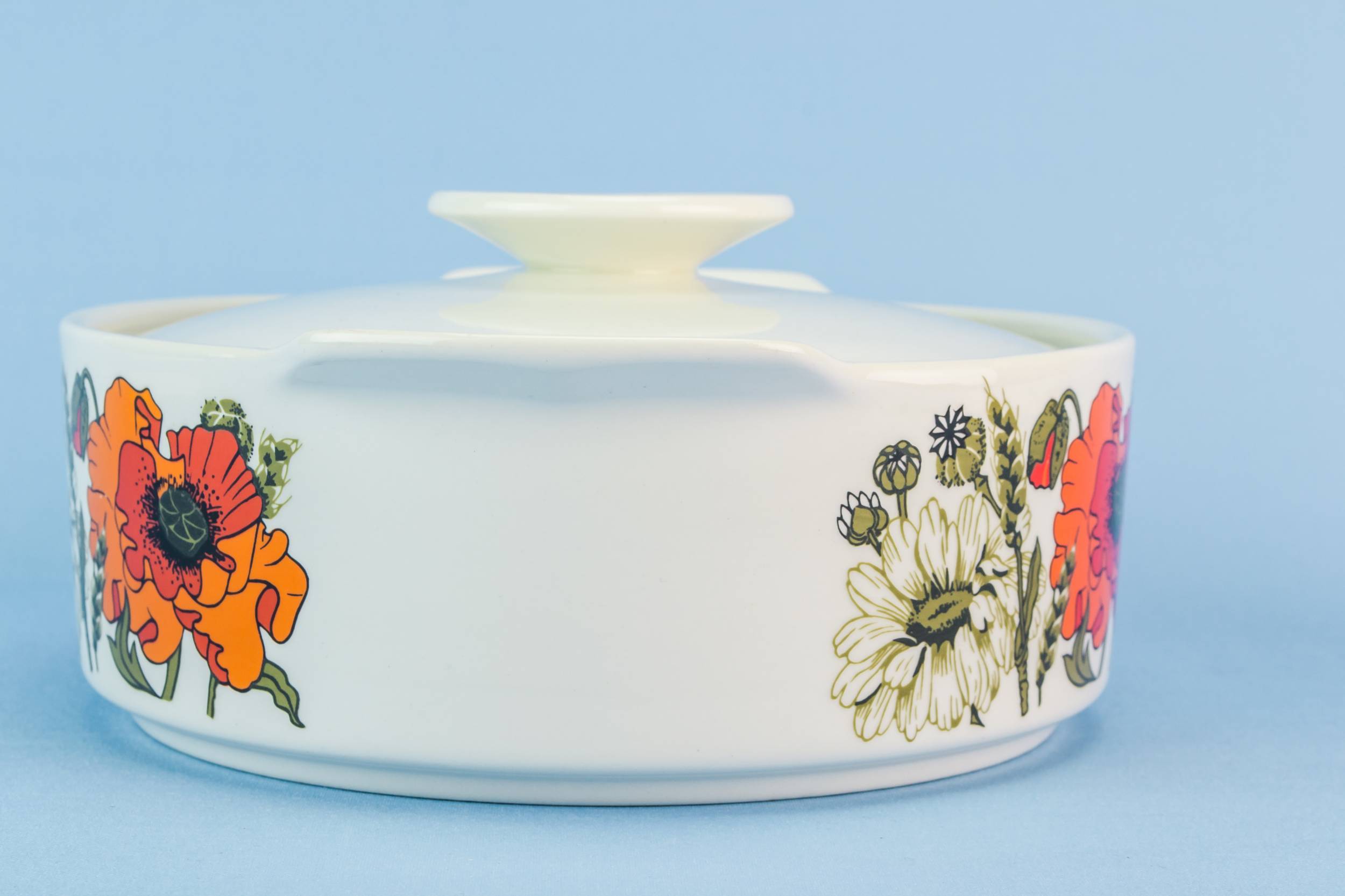 Elegant Vintage Poppies — Meakin poppies tureen 2