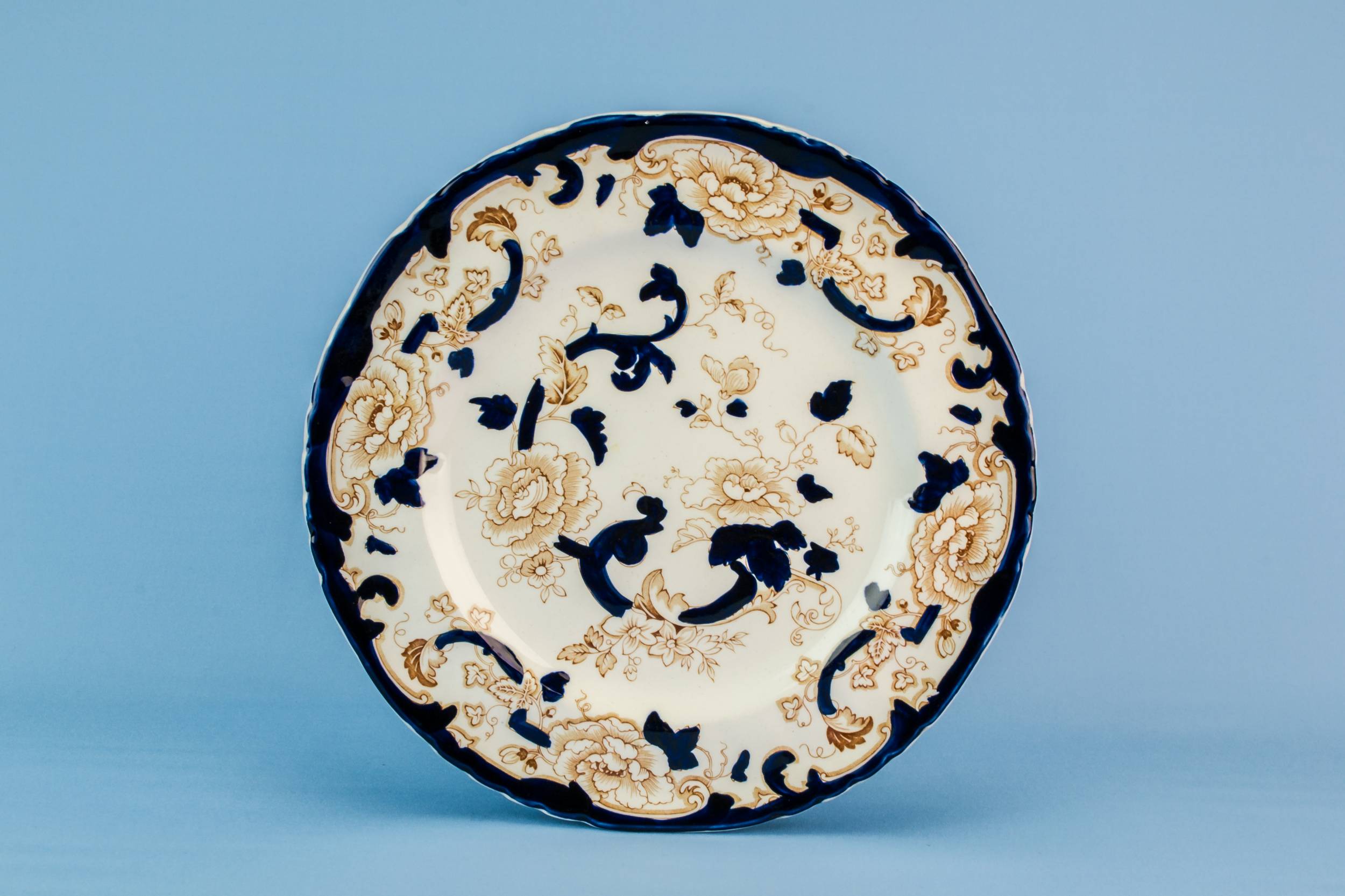 Vintage Retro Masons — Blue and white cake plate