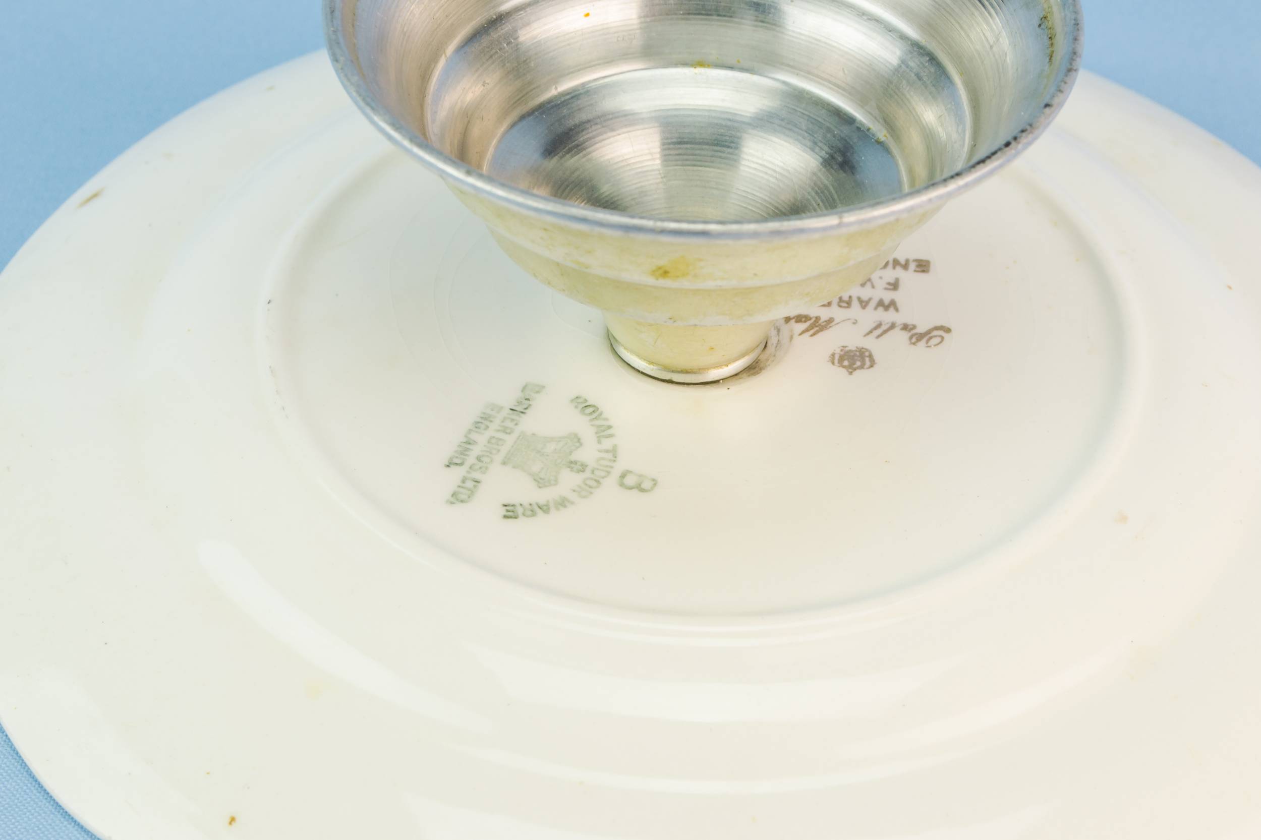 Traditional Vintage Floral — Traditional pottery cake stand 3