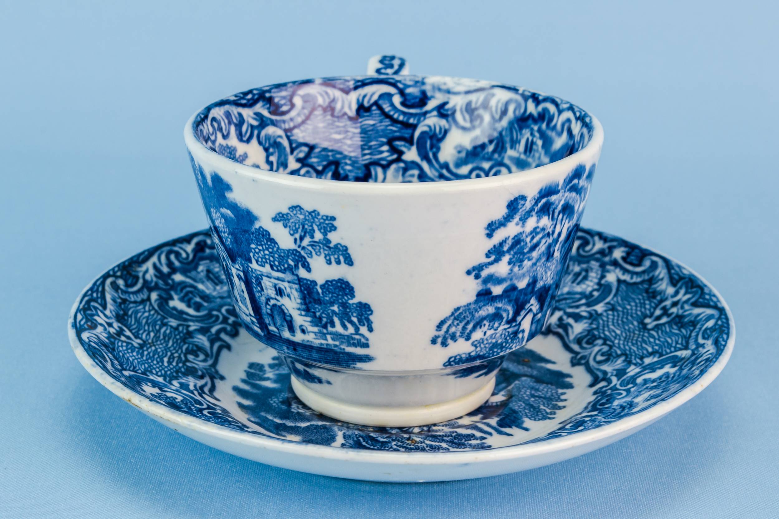 Elegant Pottery Saucer — Blue and white tea set 2