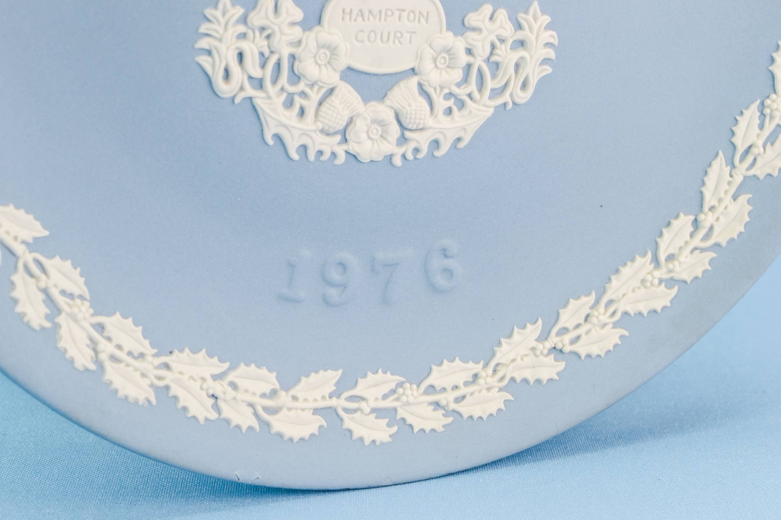 Vintage Elegant Hampton — Wedgwood Christmas plate 2