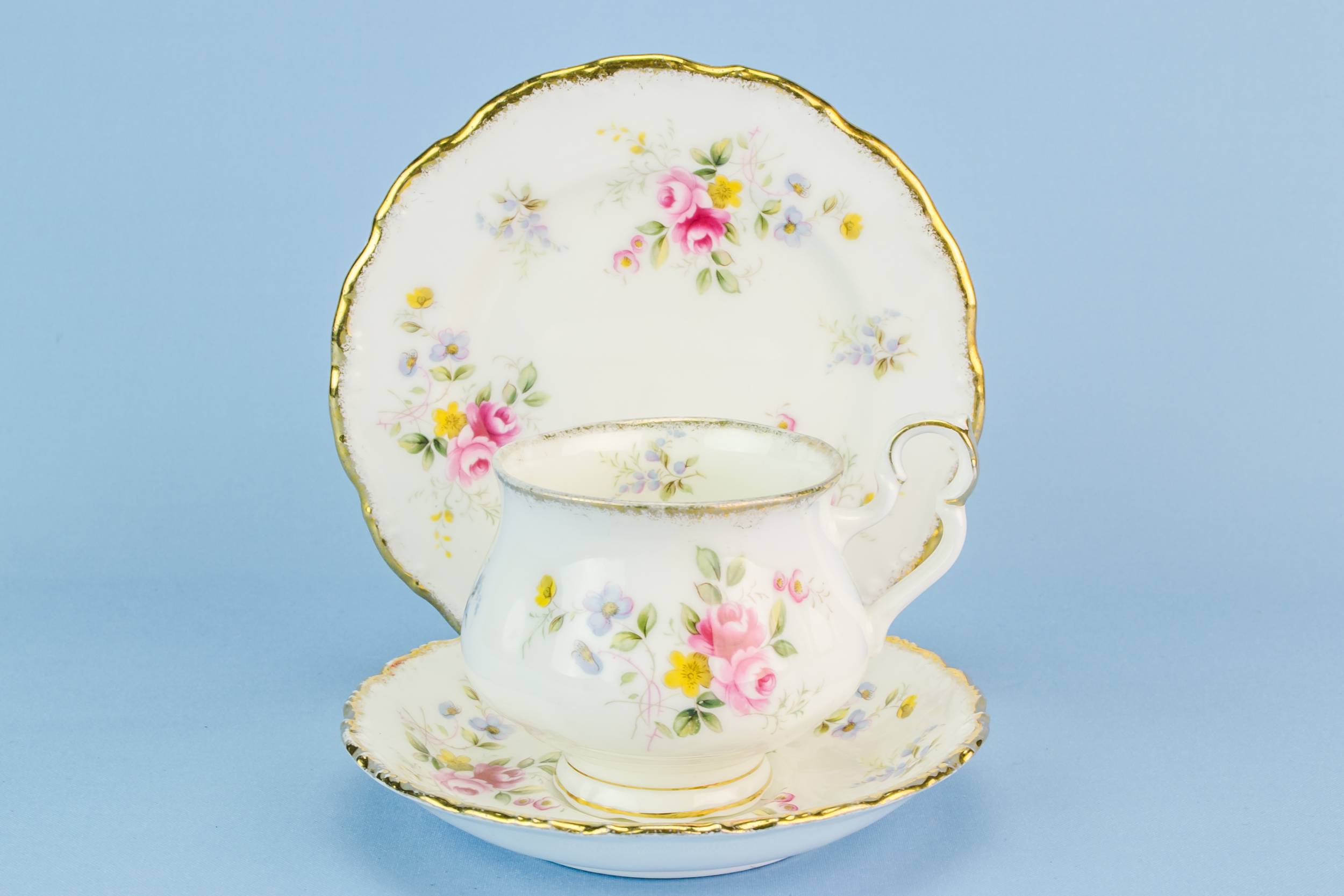 Vintage Attractive Cup — Royal Albert tea set
