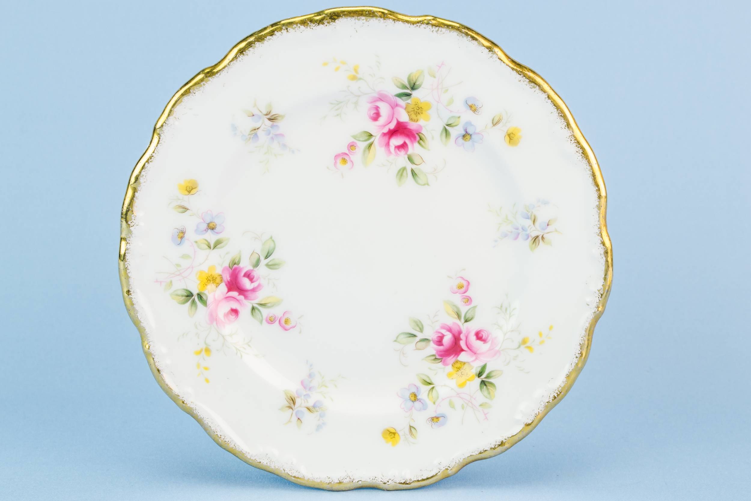 Vintage Attractive Cup — Royal Albert tea set 1
