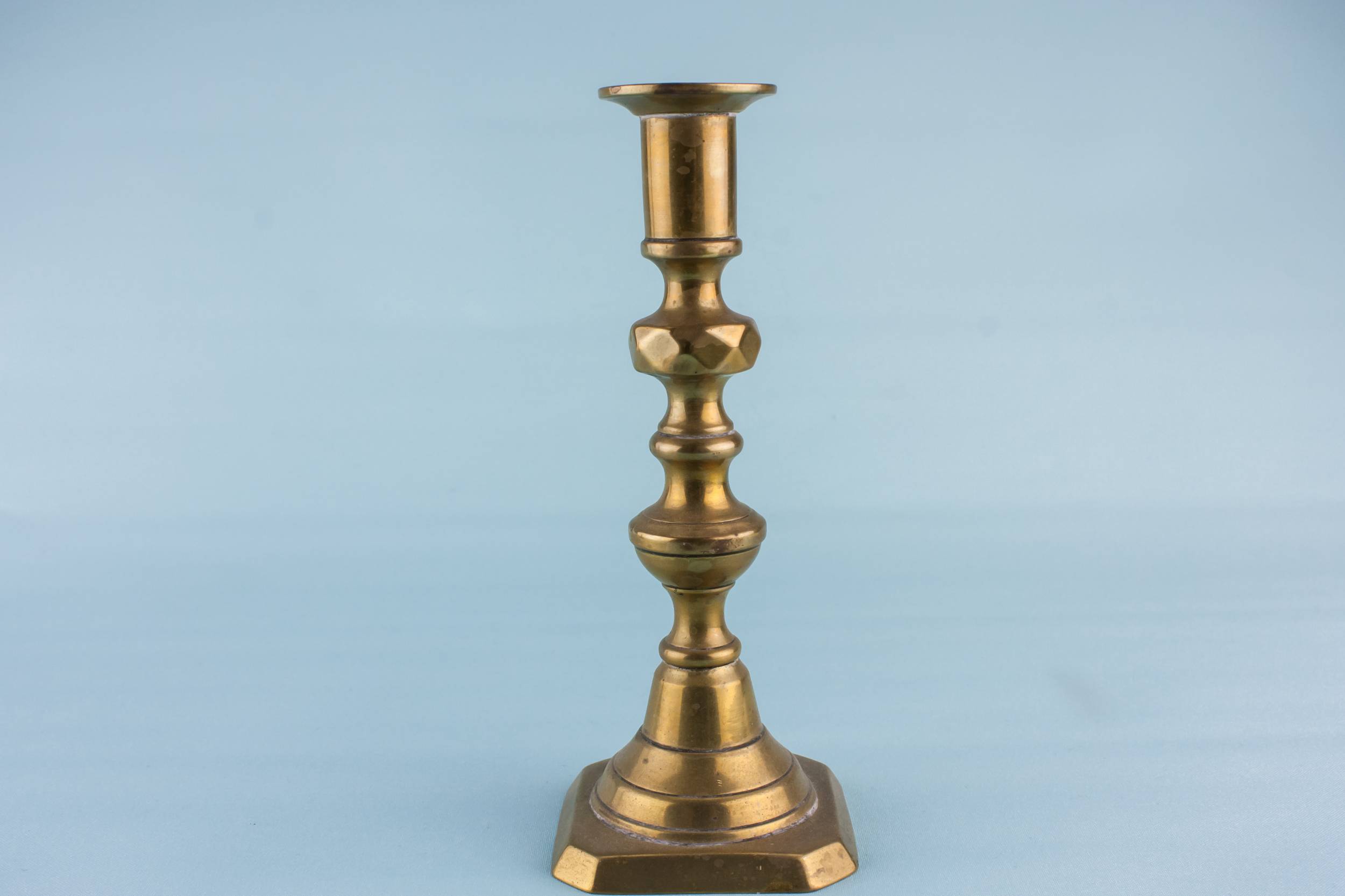 Antique Aesthetic Movement — 2 brass medium candlesticks 3