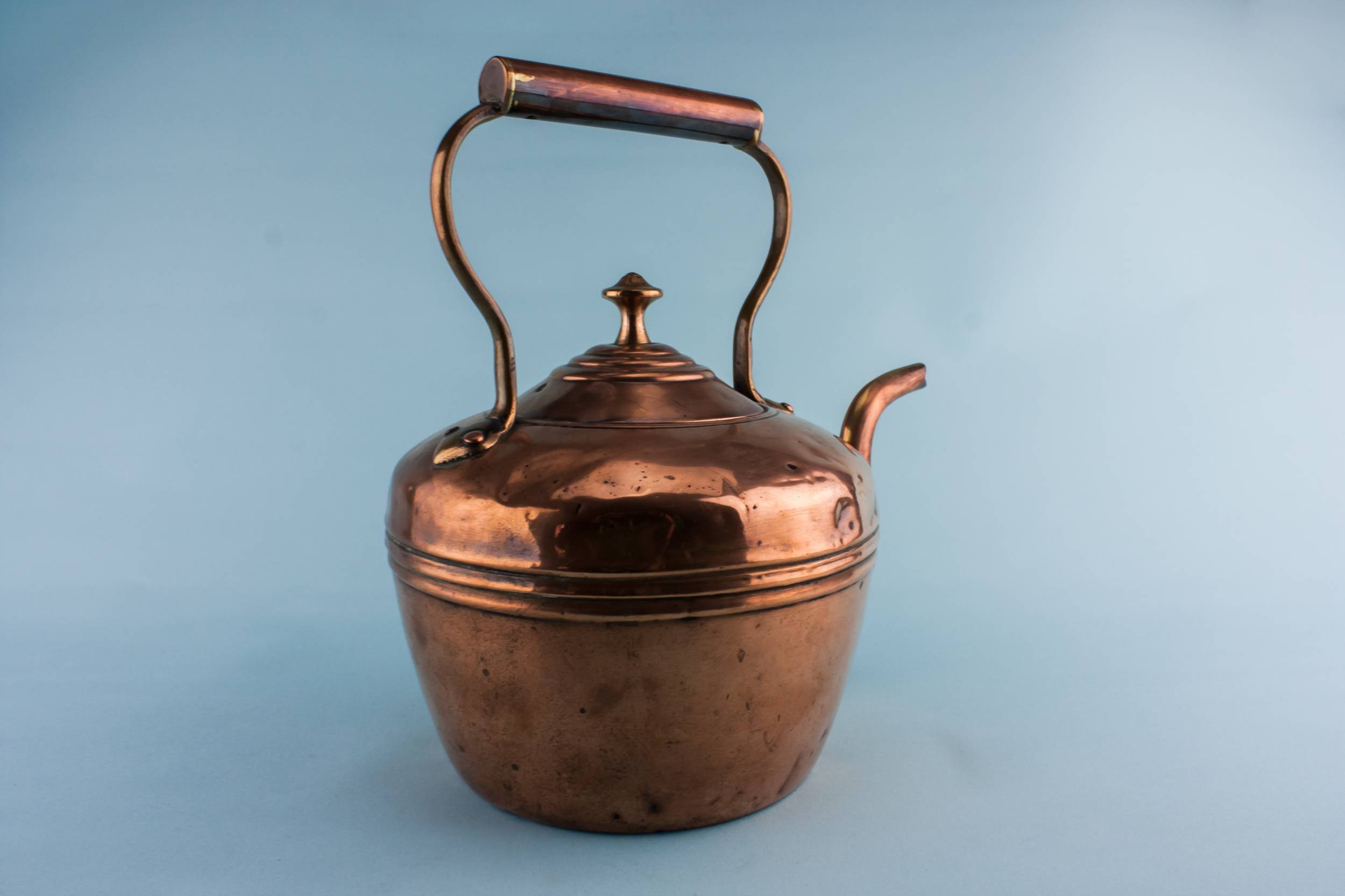 Antique Rustic Copper — Medium copper kettle 1