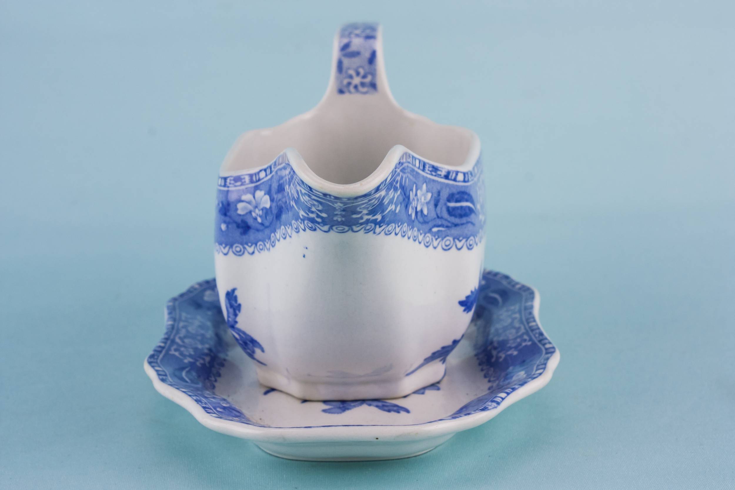 Elegant Blue And — Blue and white gravy boat 2