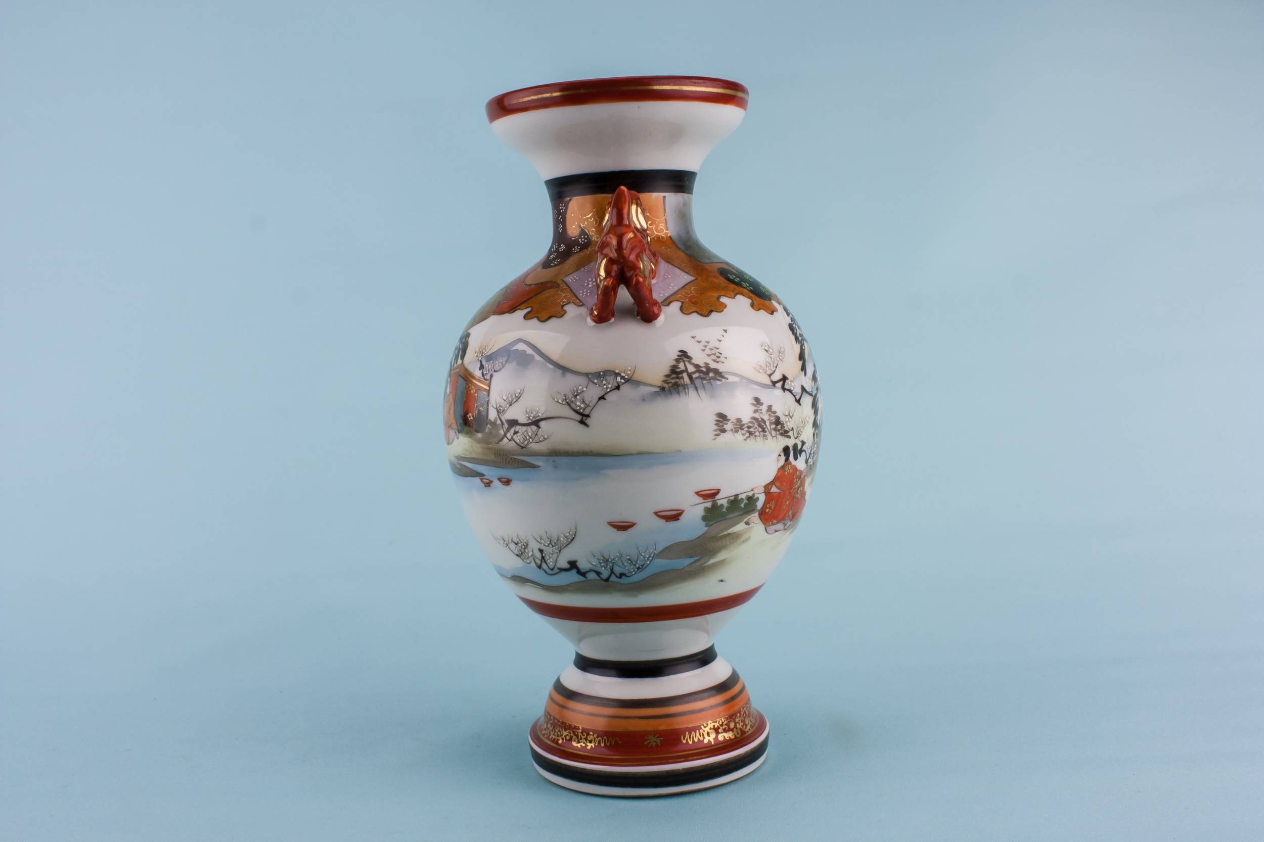 Elegant Antique Landscape — Kutani porcelain vase 3