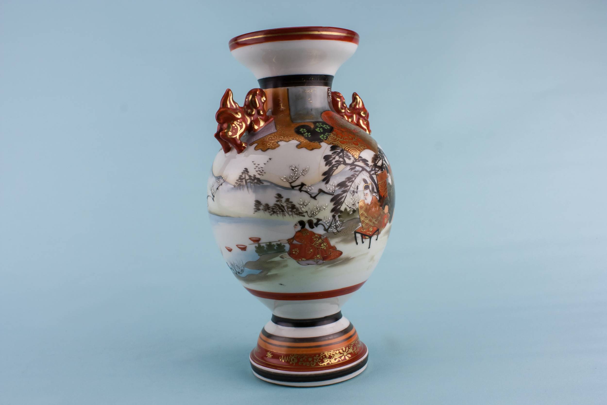Elegant Antique Landscape — Kutani porcelain vase 4
