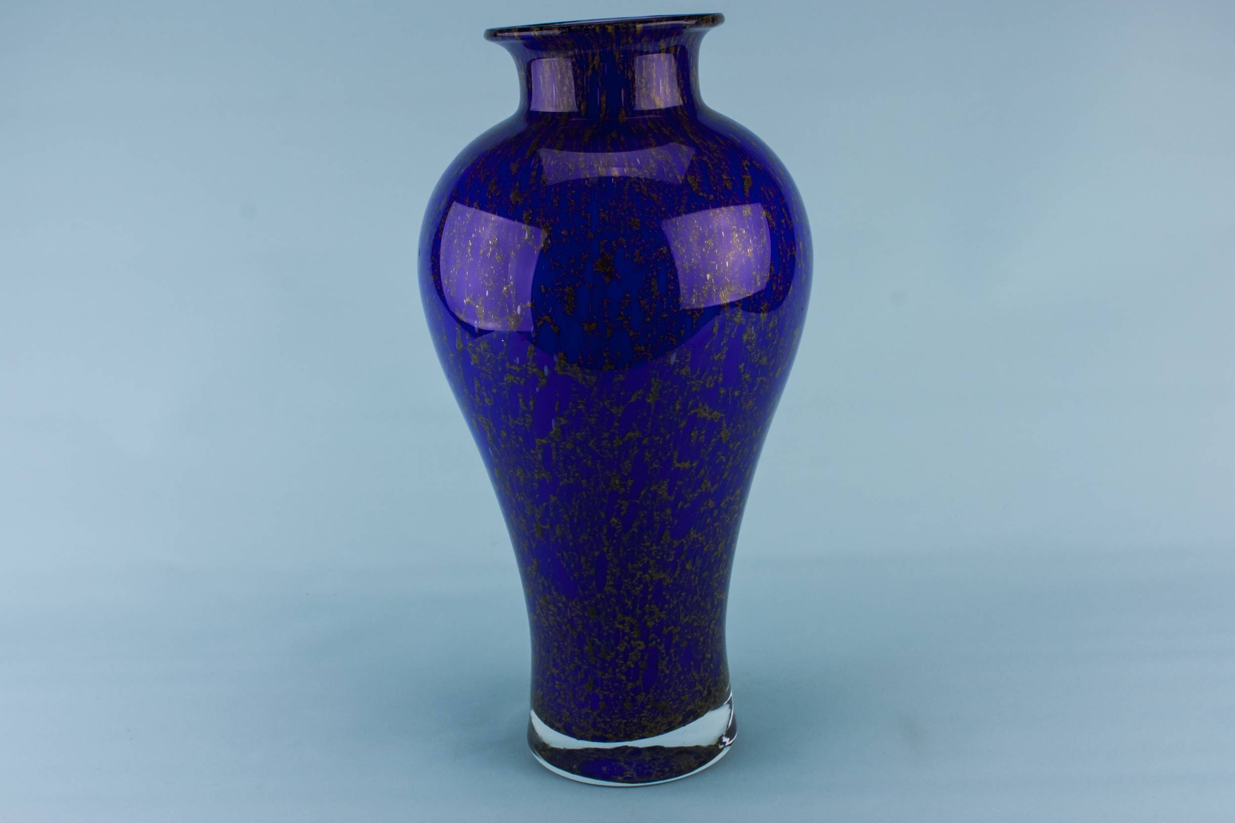 Modernist Glass VASE — Tall glass vase 1