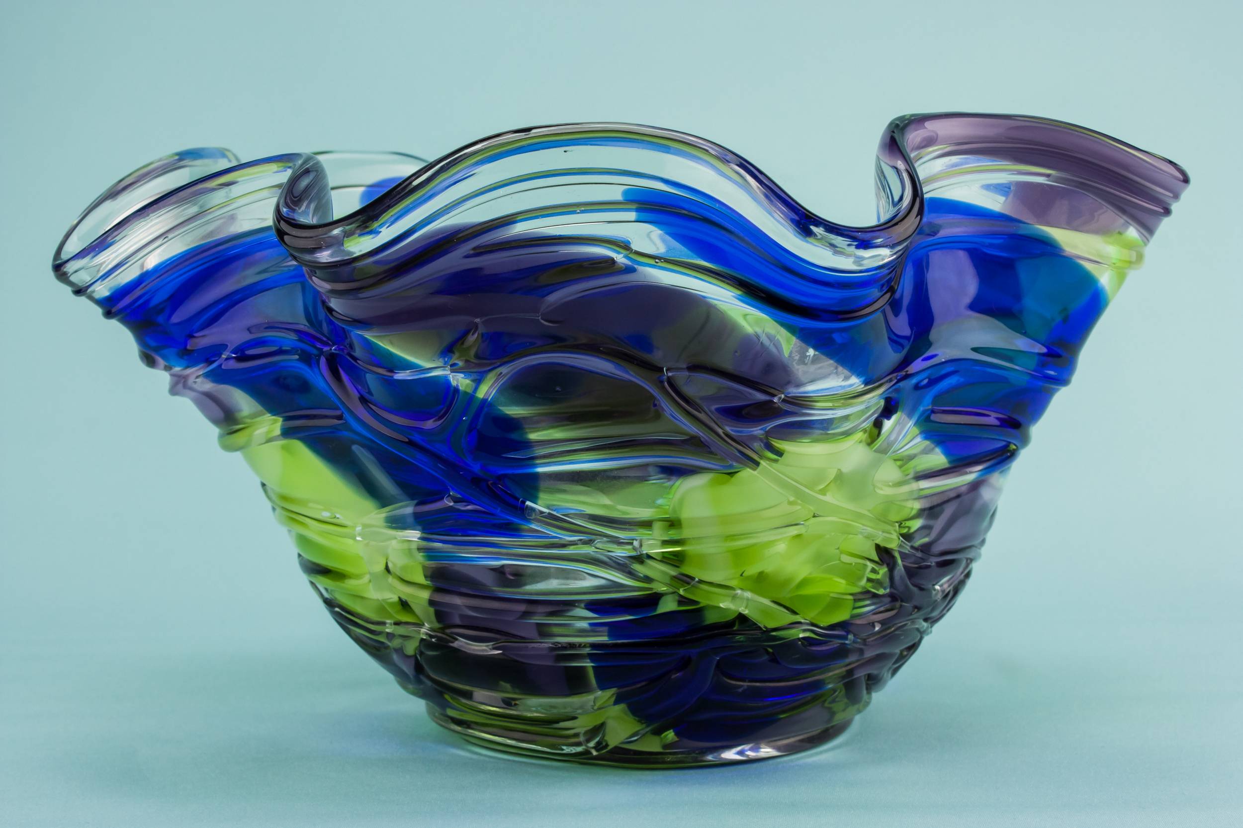 Beautiful Vintage Decorative — Modernist glass bowl 3