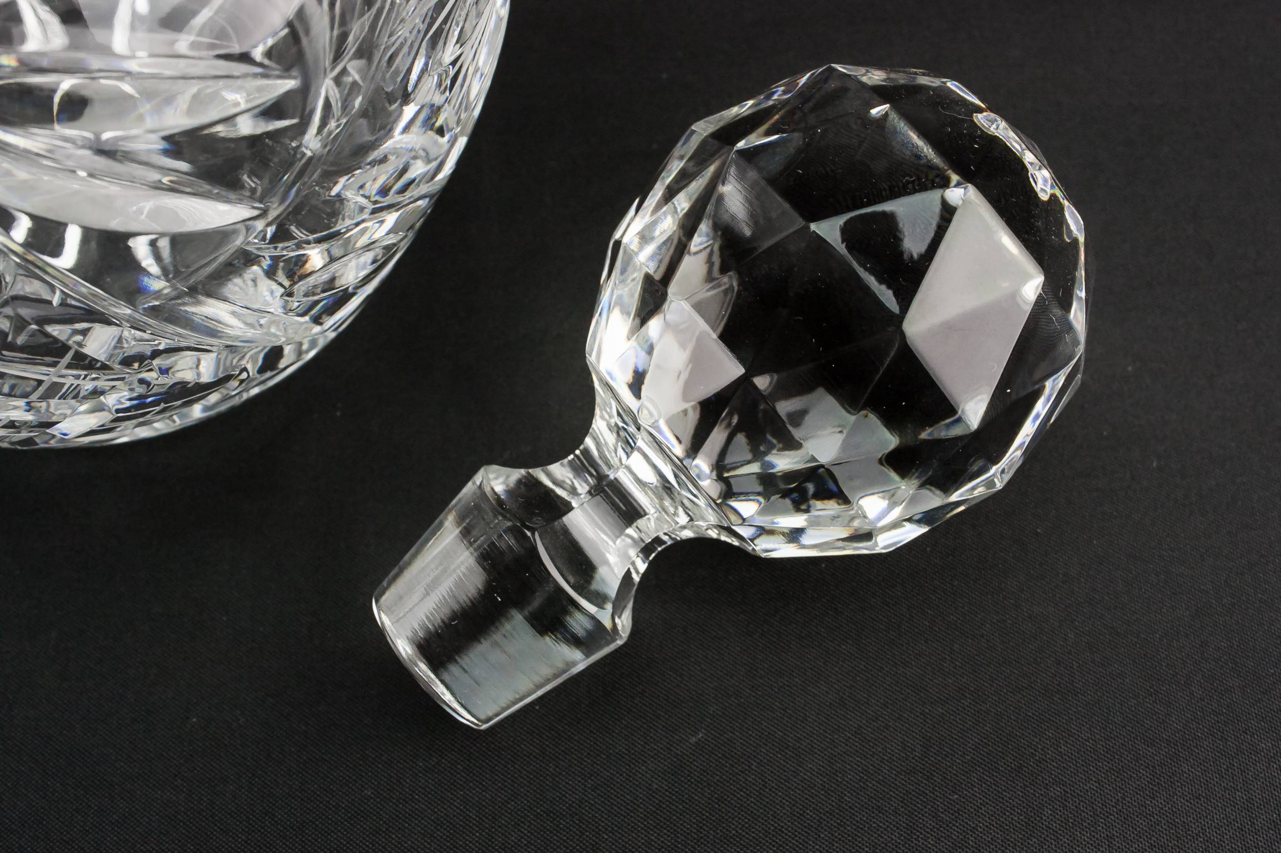 Globular Moulded Glass — Moulded glass wine decanter 1