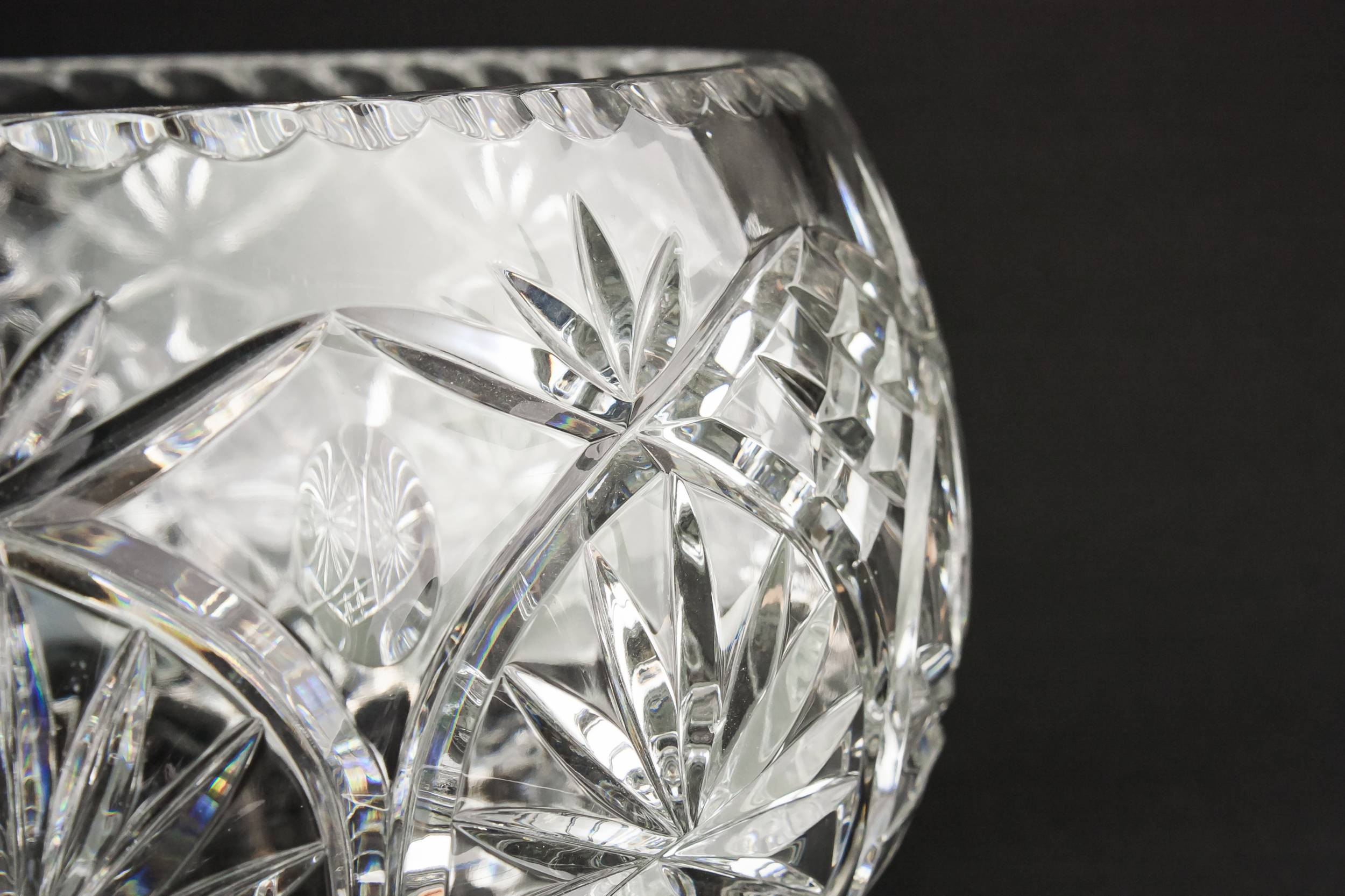 Classical Vintage Cut — Modernist serving bowl 3