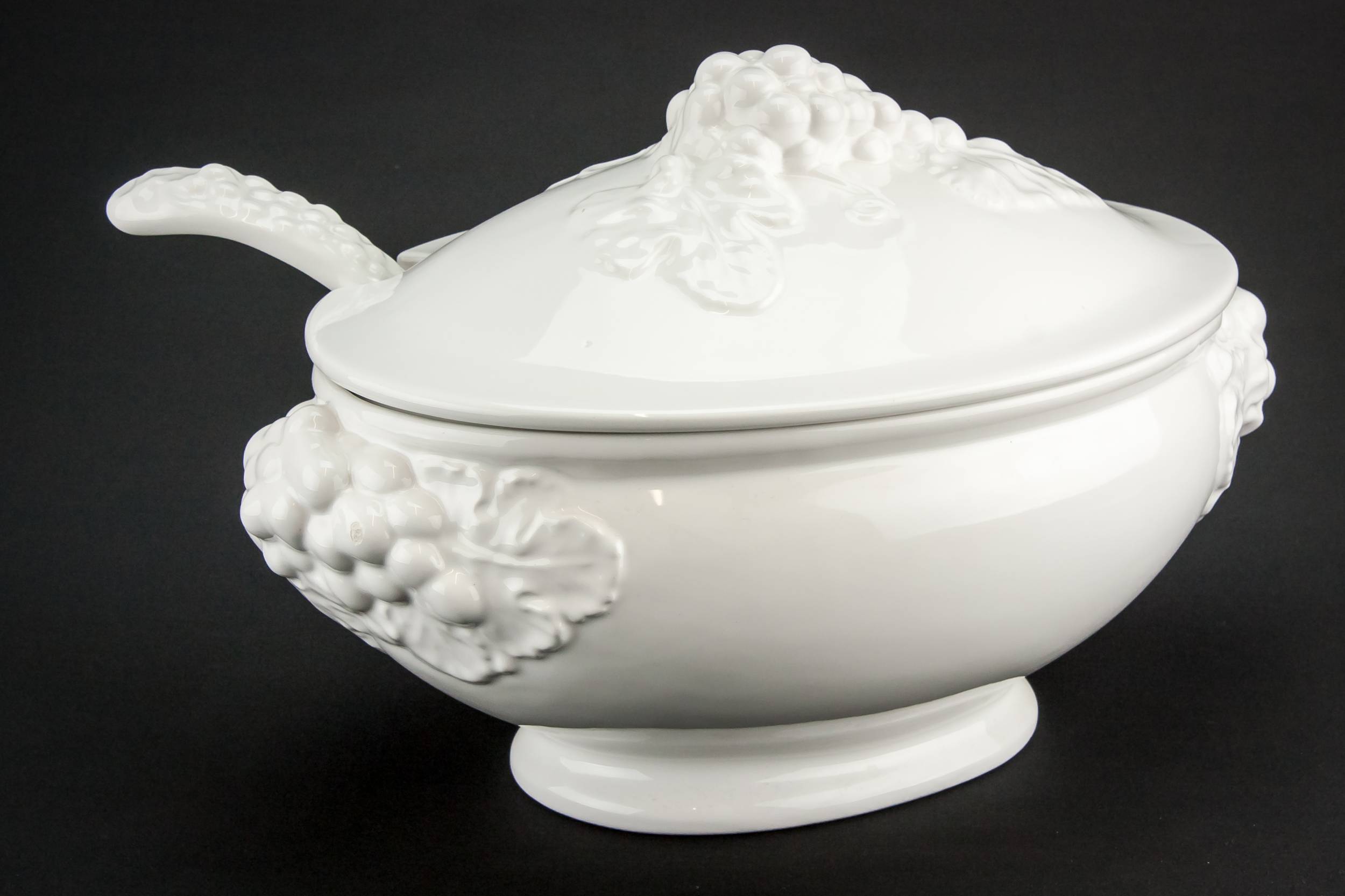 Spectacular Retro Large — Large pottery tureen 2