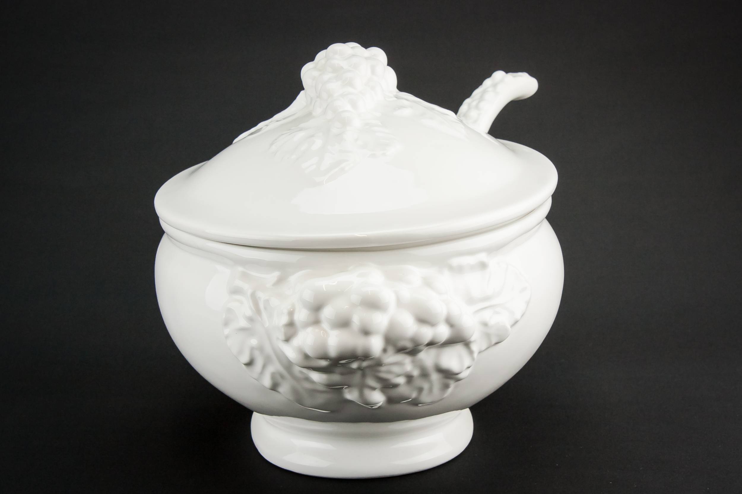 Spectacular Retro Large — Large pottery tureen 3