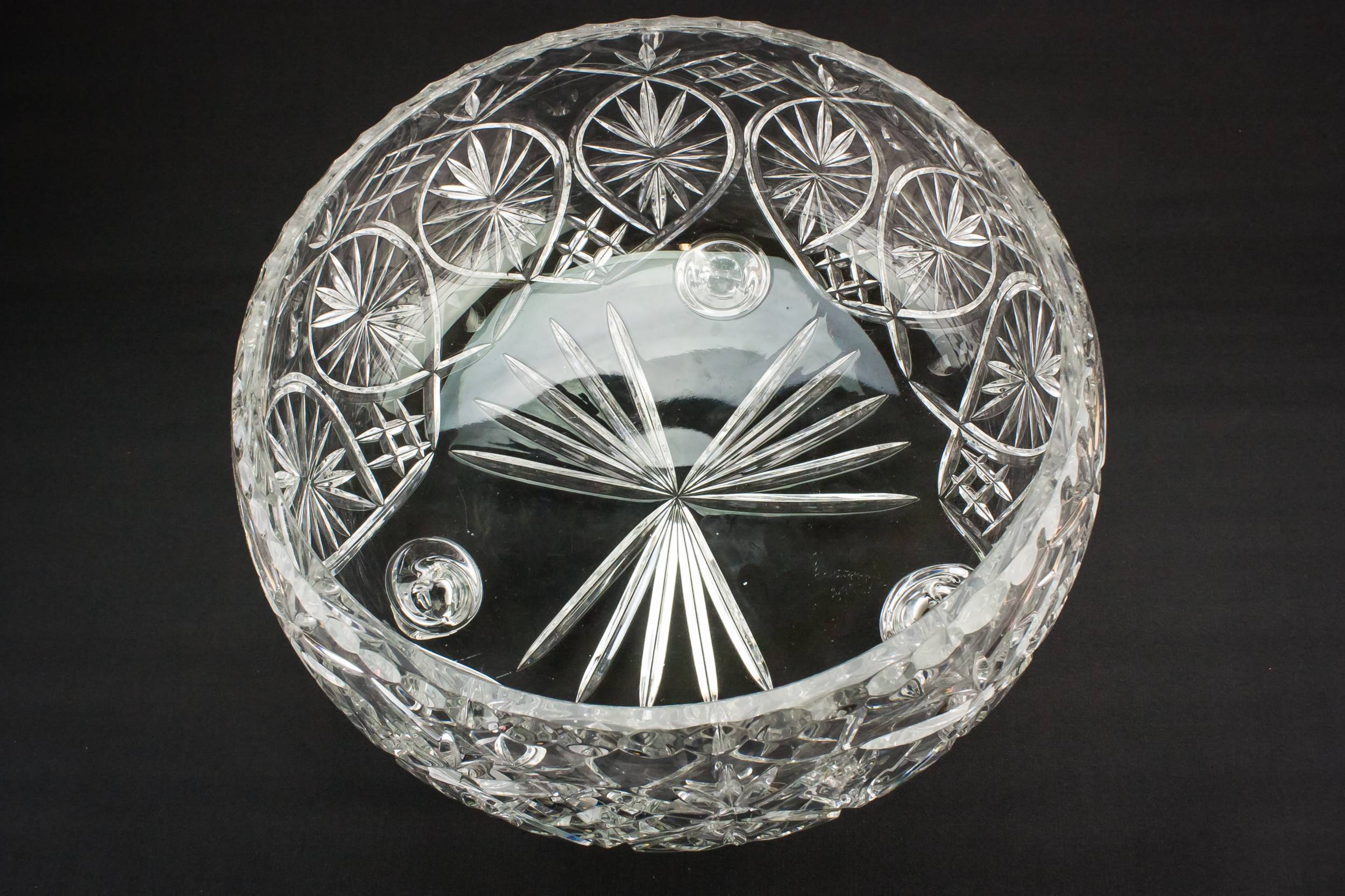 Classical Vintage Cut — Modernist serving bowl 1