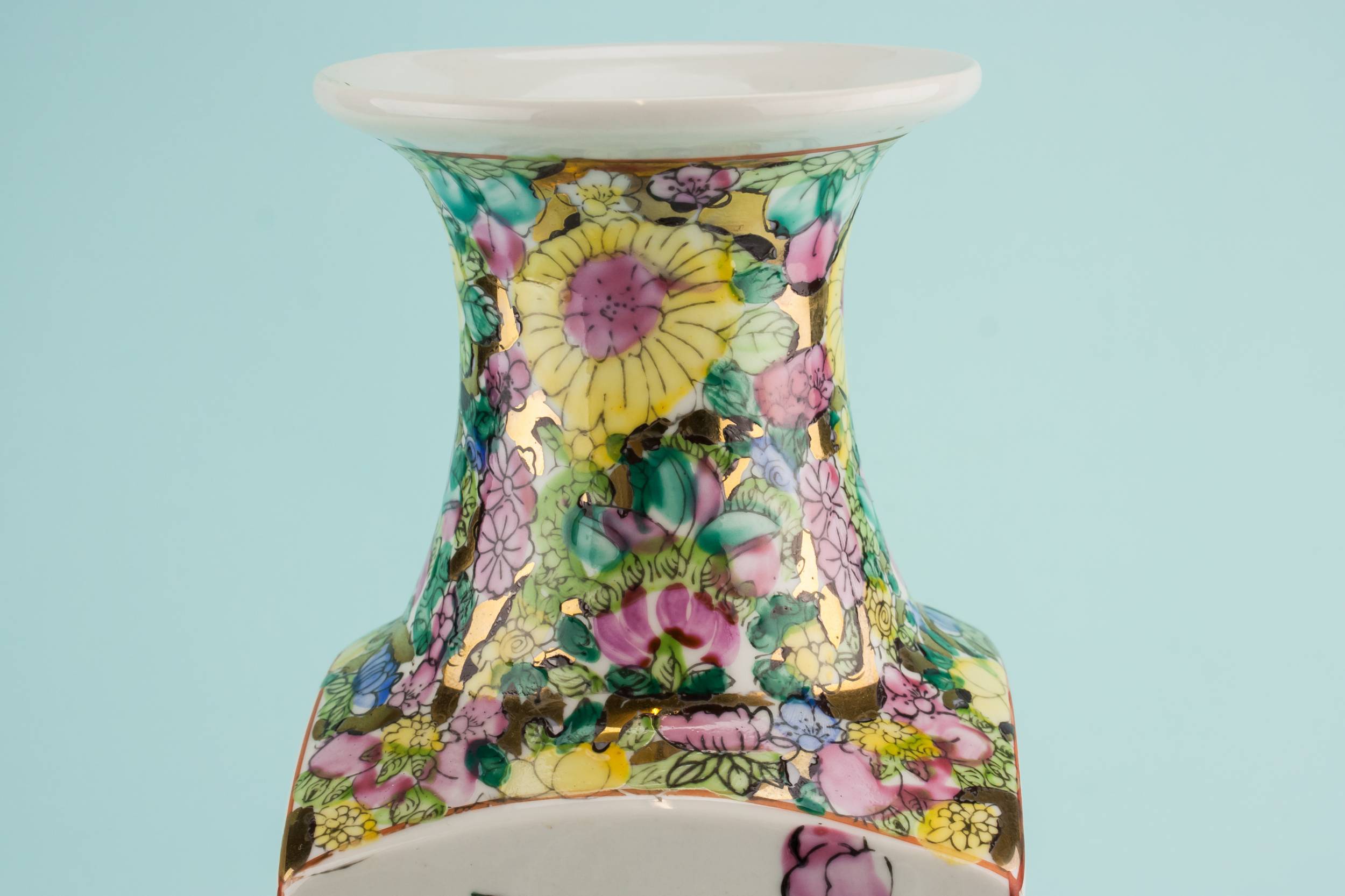 Famille Verte Vintage — Tall porcelain vase 2