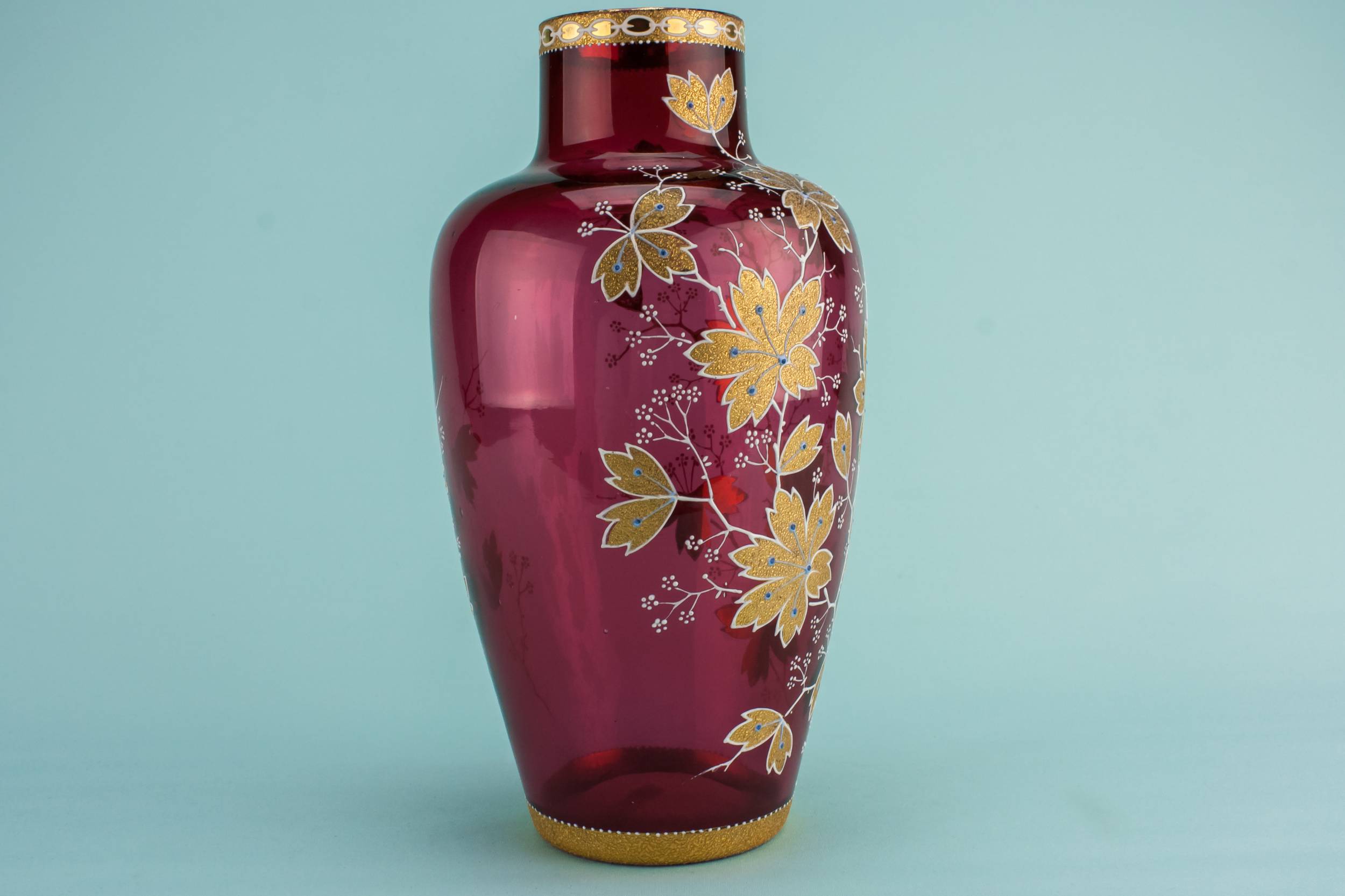 Elegant Retro Glass — Retro glass vase 4