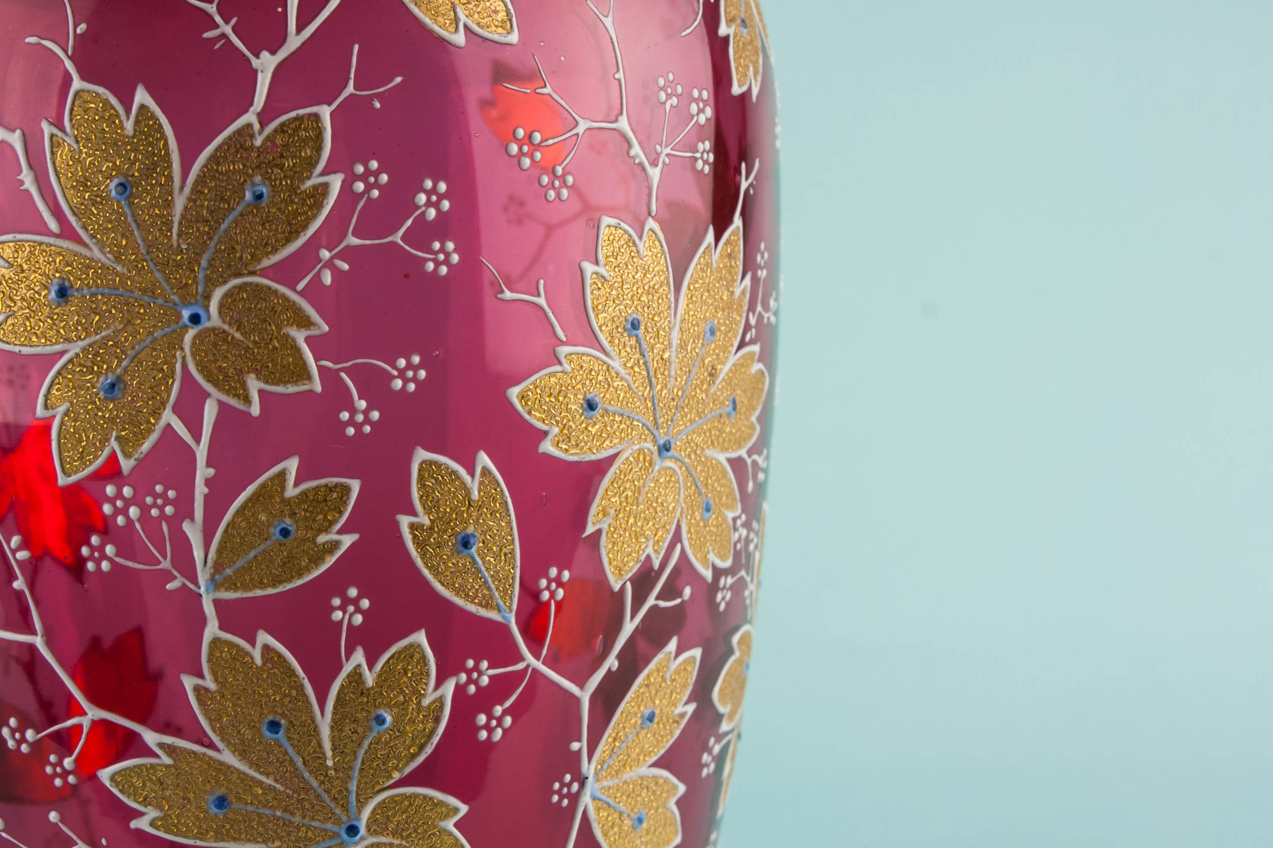 Elegant Retro Glass — Retro glass vase 1