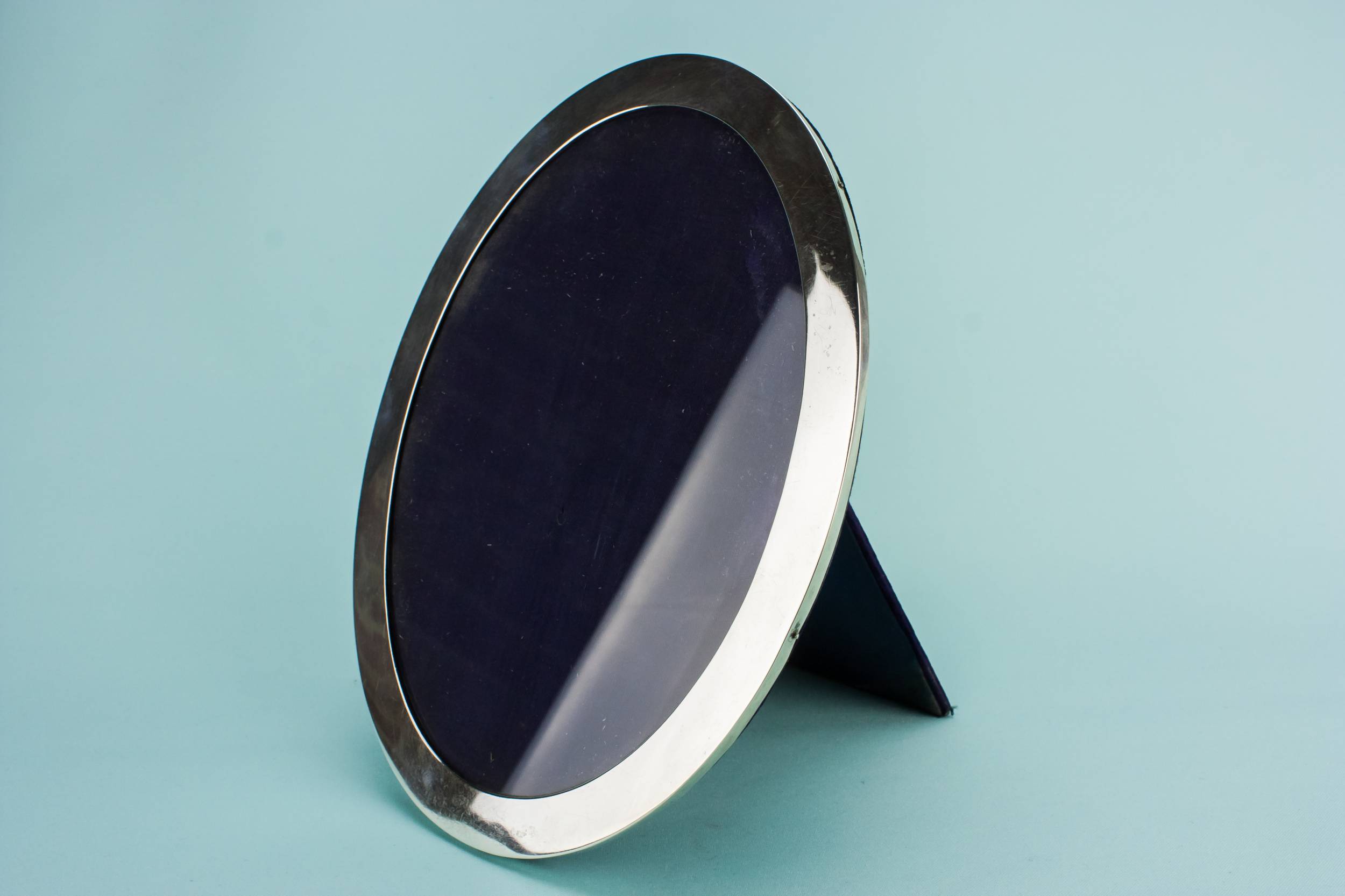 Elegant Antique E — Sterling silver photo frame 2