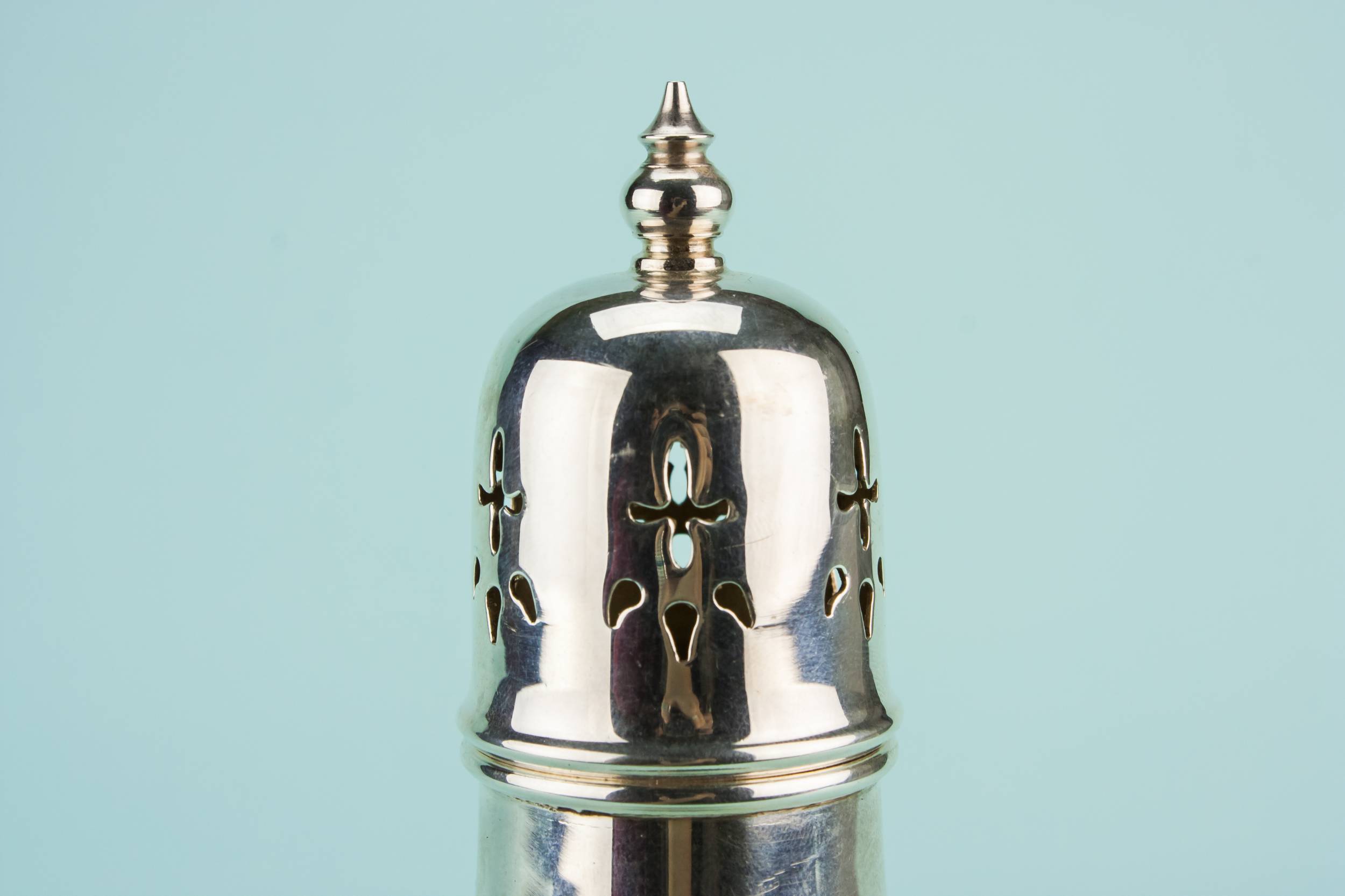 Vintage Classical Traditional — Silver plated sugar caster 2