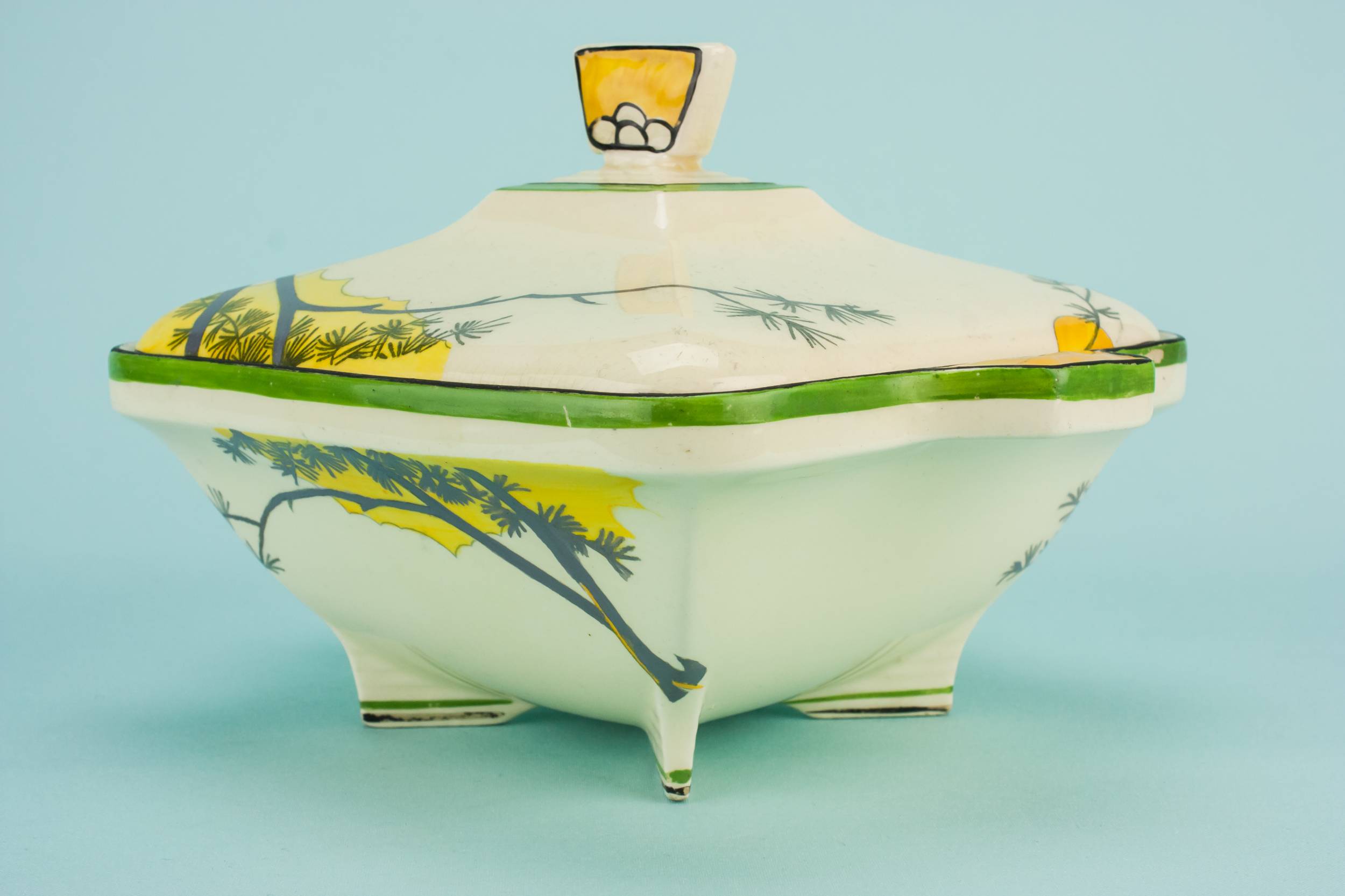 Art Deco Elegant — Art Deco pottery tureen 2