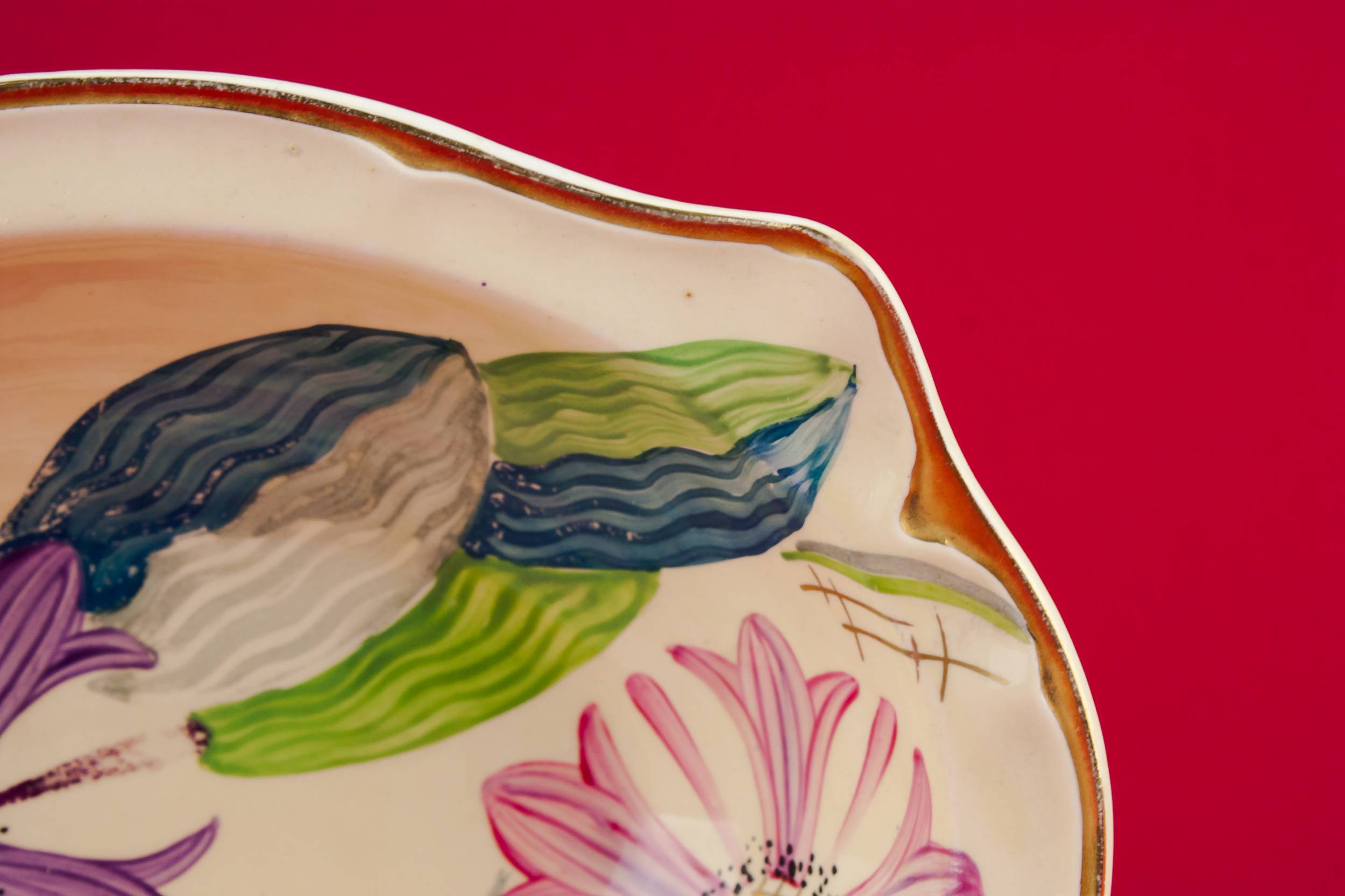 Cream Vintage Gift — Pottery serving bowl 2