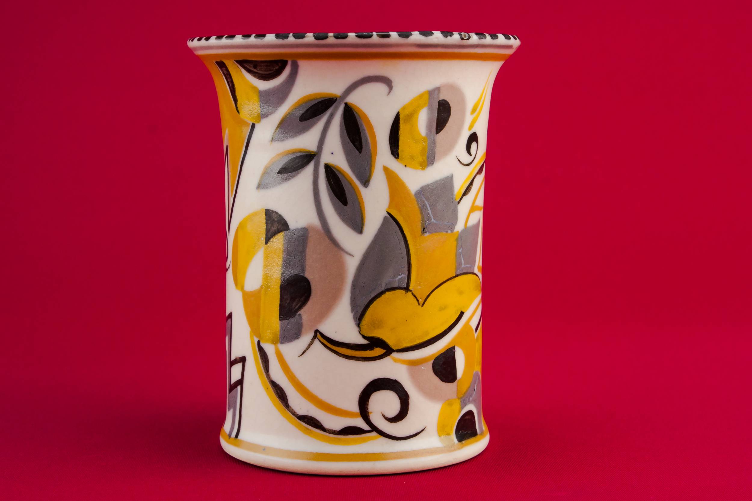 Elegant Vintage Pottery — Pottery Art Deco vase 3