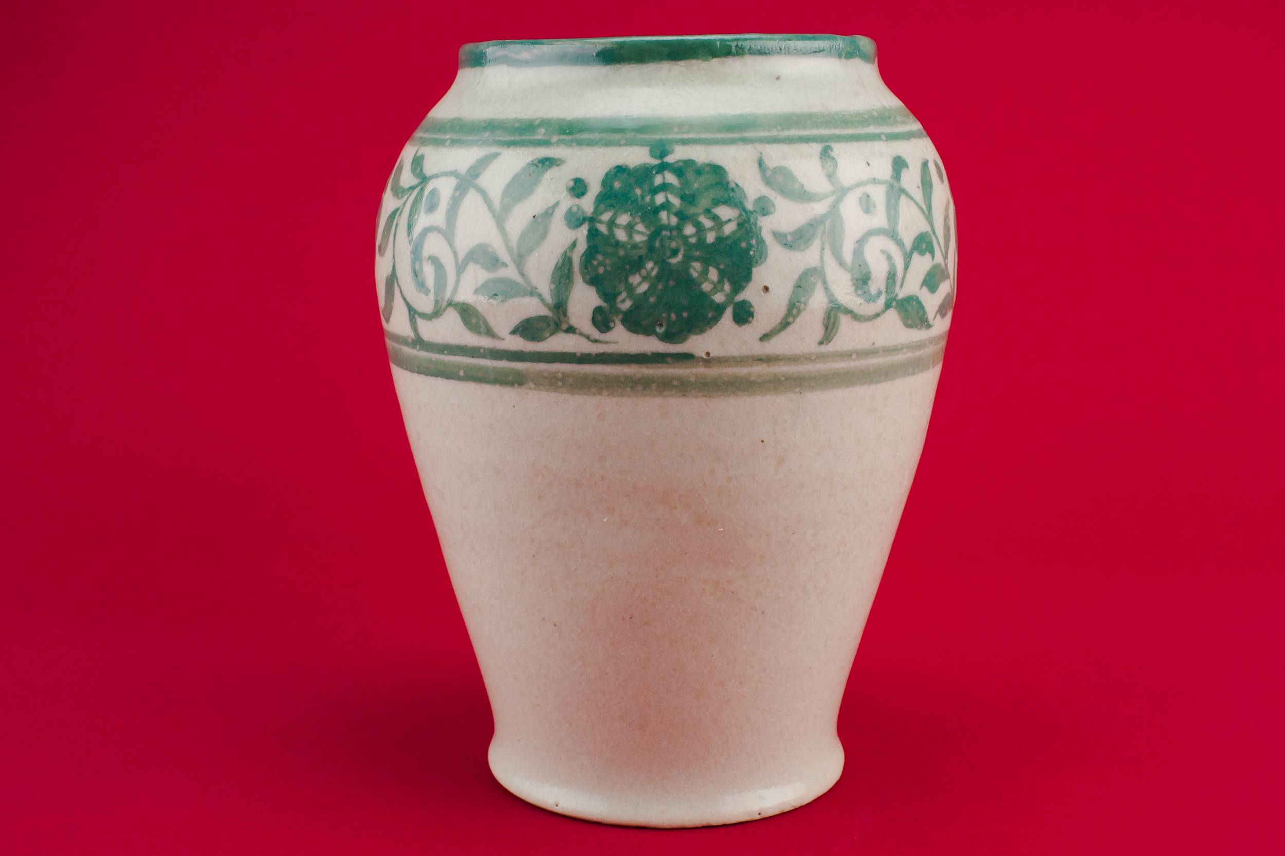 Art Deco Vintage — Pottery Art Deco vase 1