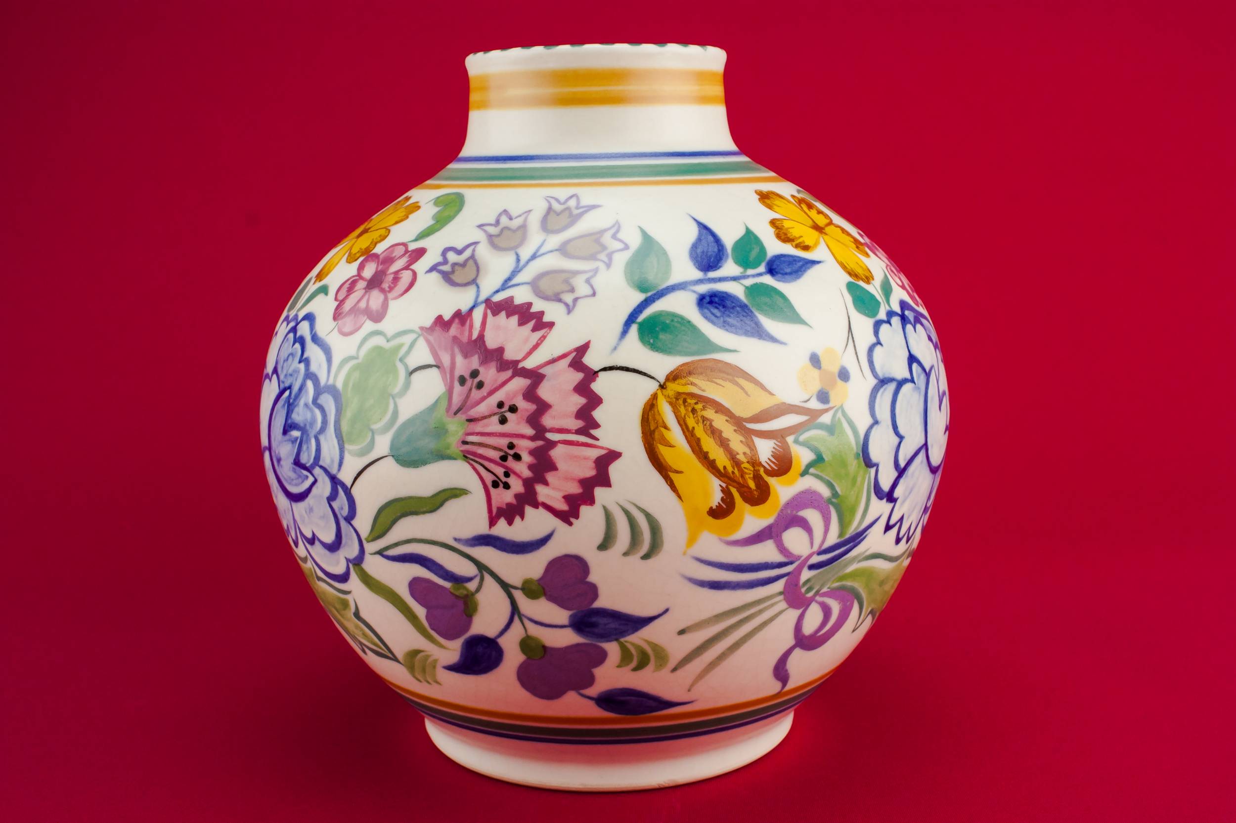 Pottery Vintage Floral — Medium globular vase 1