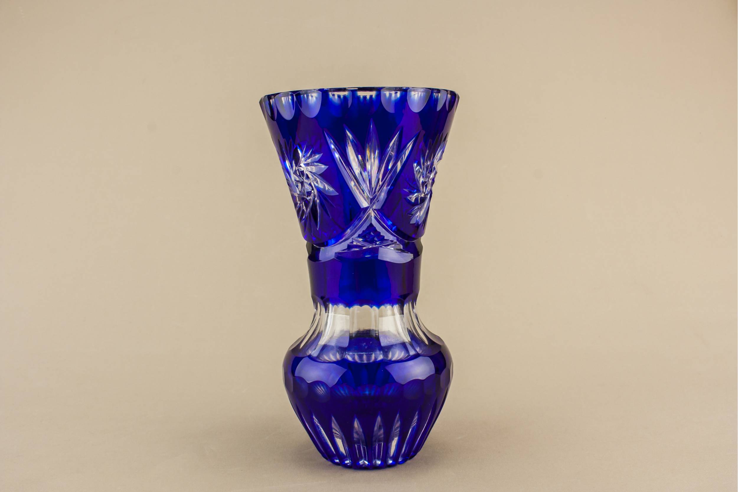 Vintage Glass Pinwheel — Medium glass vase