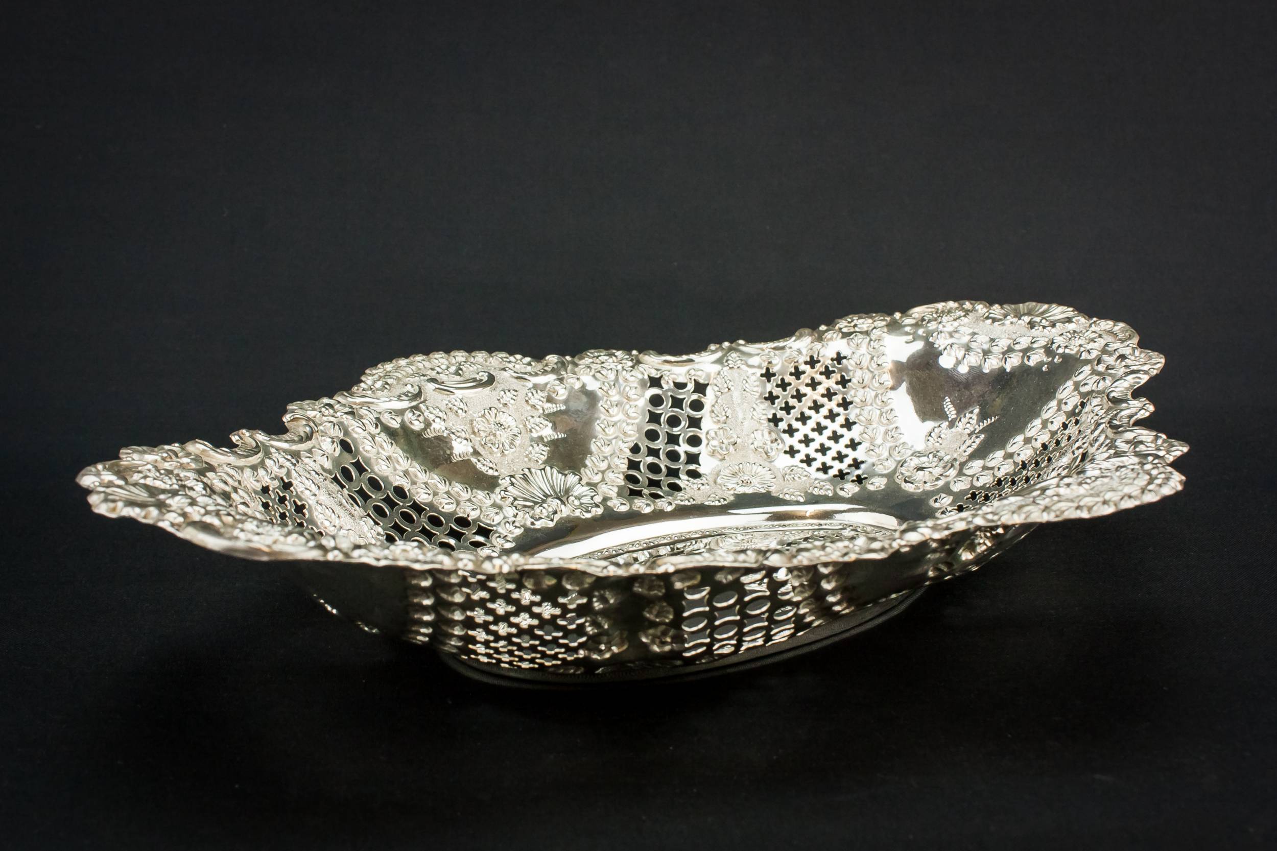 Antique Luxurious Floral — Sterling silver bowl 2