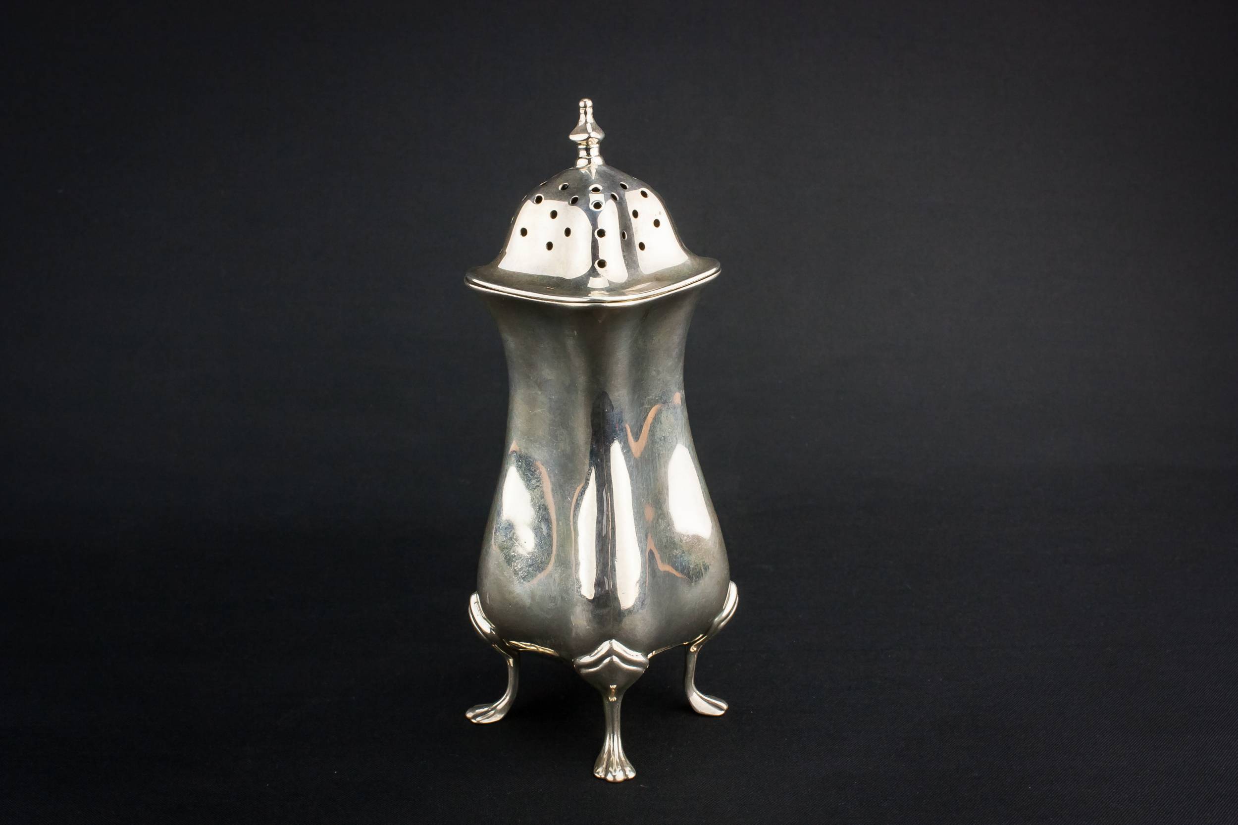 Edwardian Antique Unique — Edwardian sugar caster