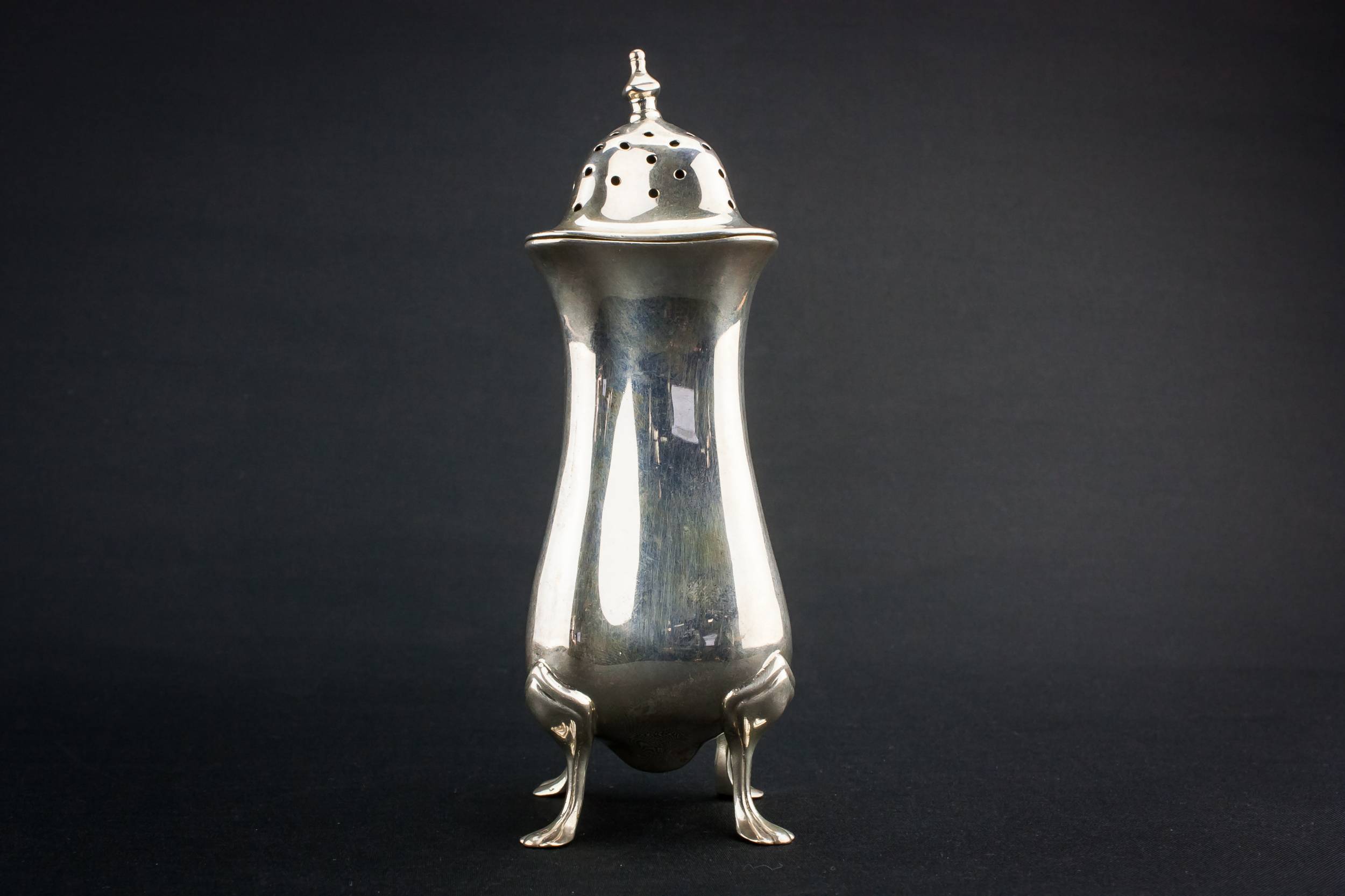 Edwardian Antique Unique — Edwardian sugar caster 1