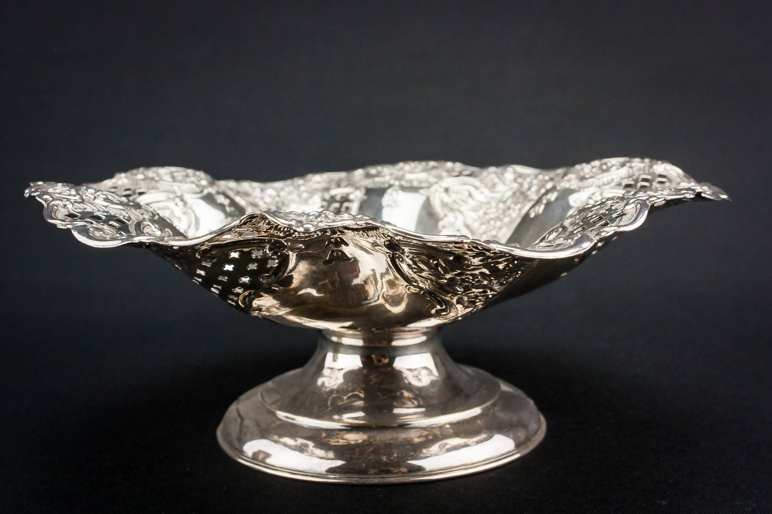 Art Nouveau Beautiful — Art Nouveau silver bowl 2