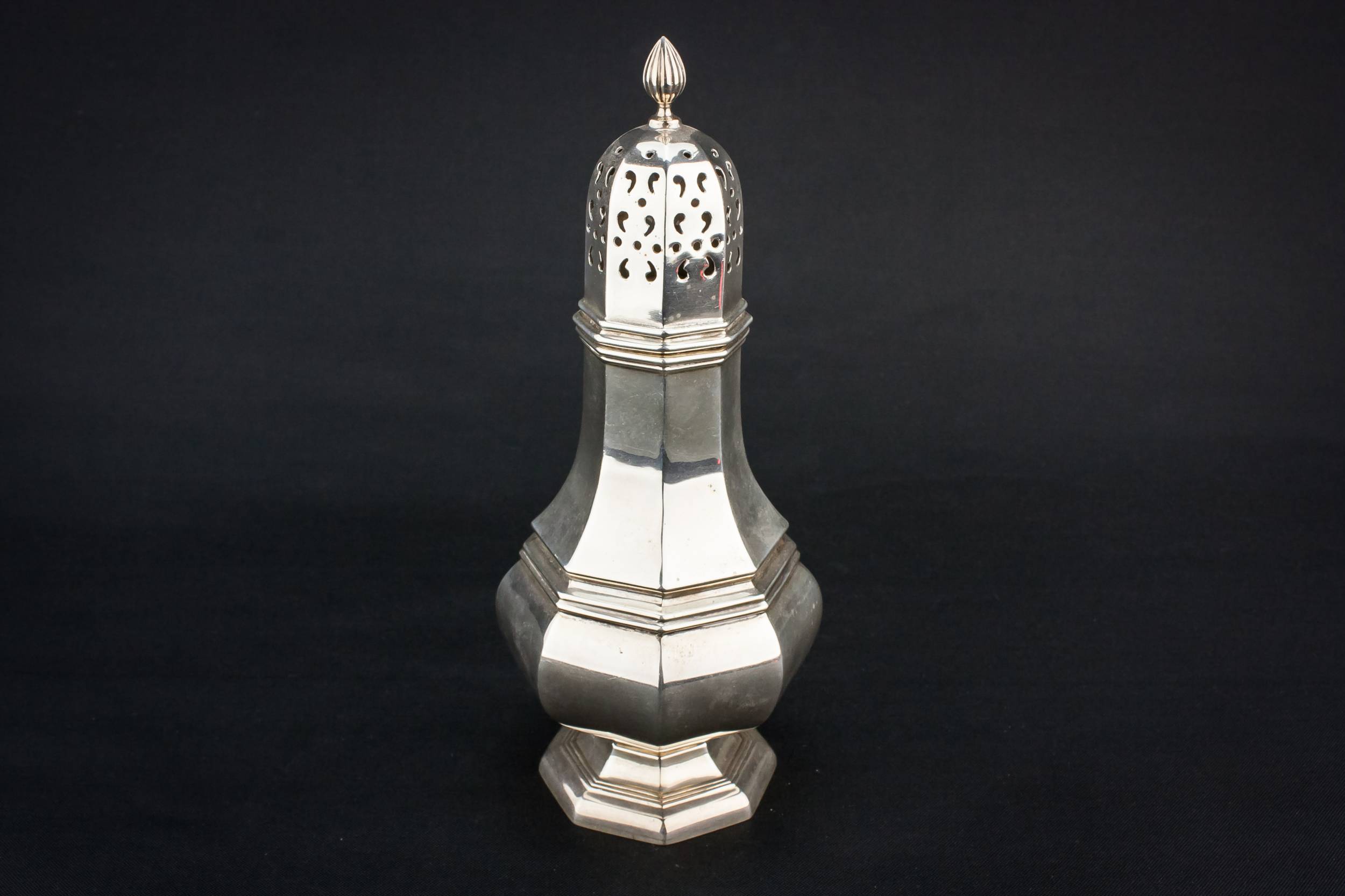 Sterling Silver Classical — Art Deco sugar caster 3