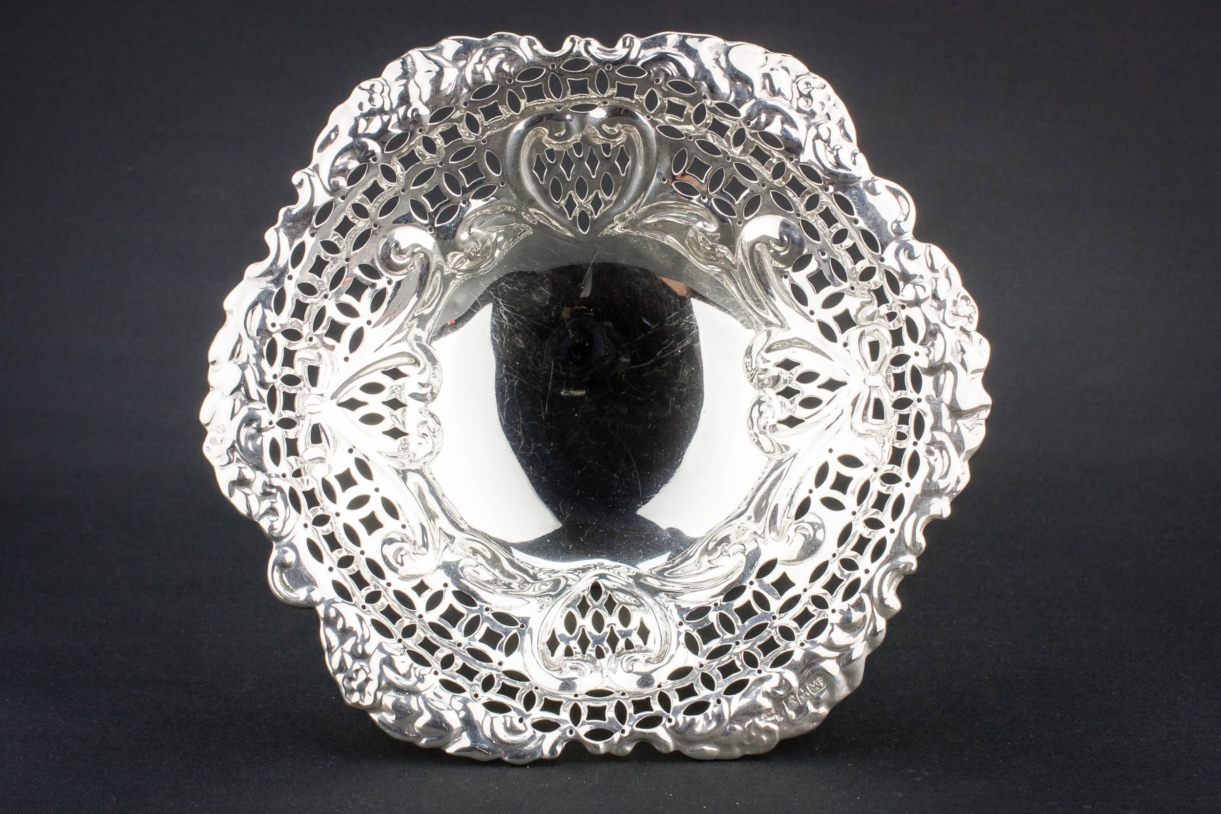 Classical Edwardian Walker — Sterling silver serving bowl 1