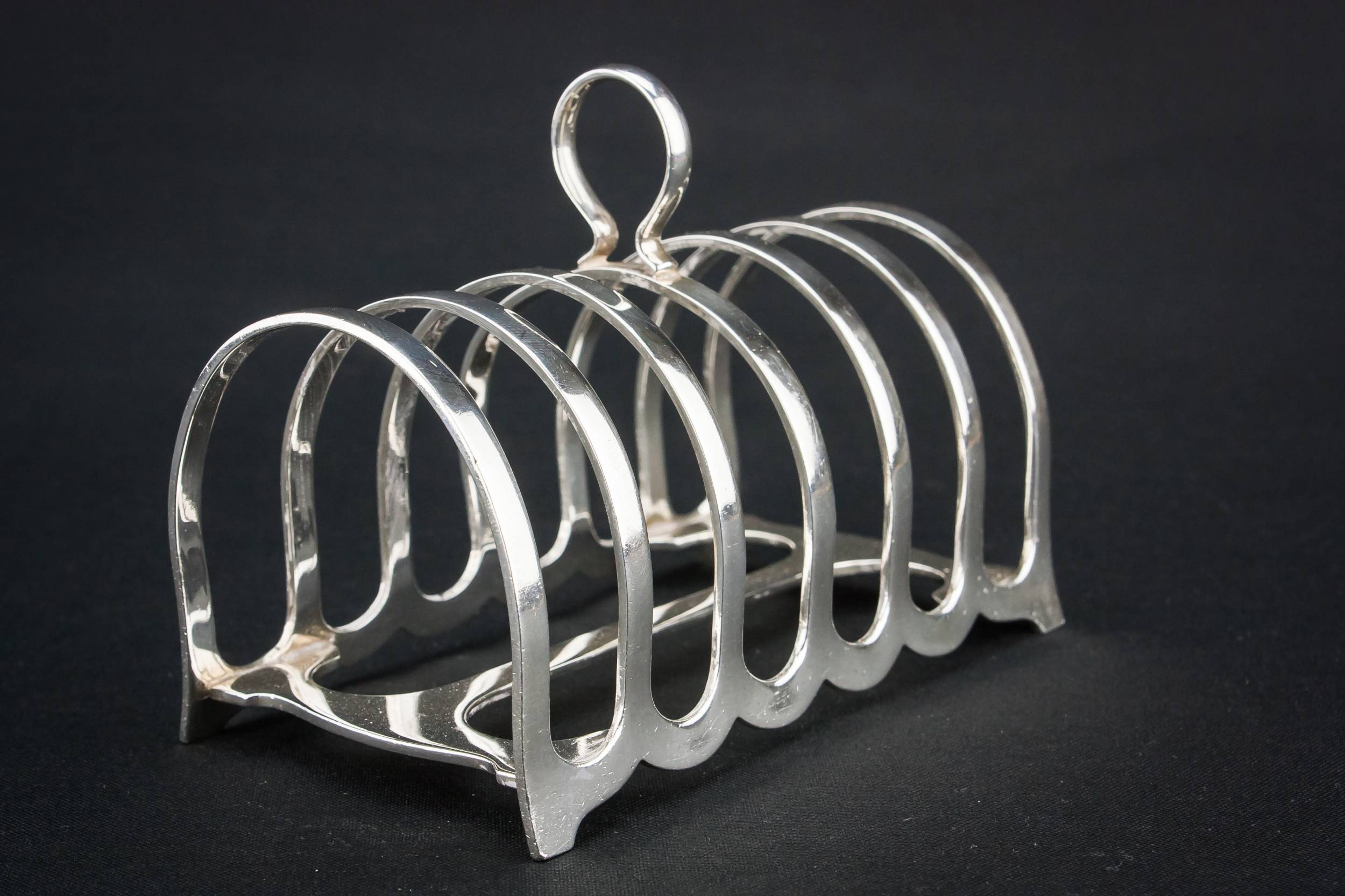 Elegant Vintage Brook — Art Deco toast rack 1