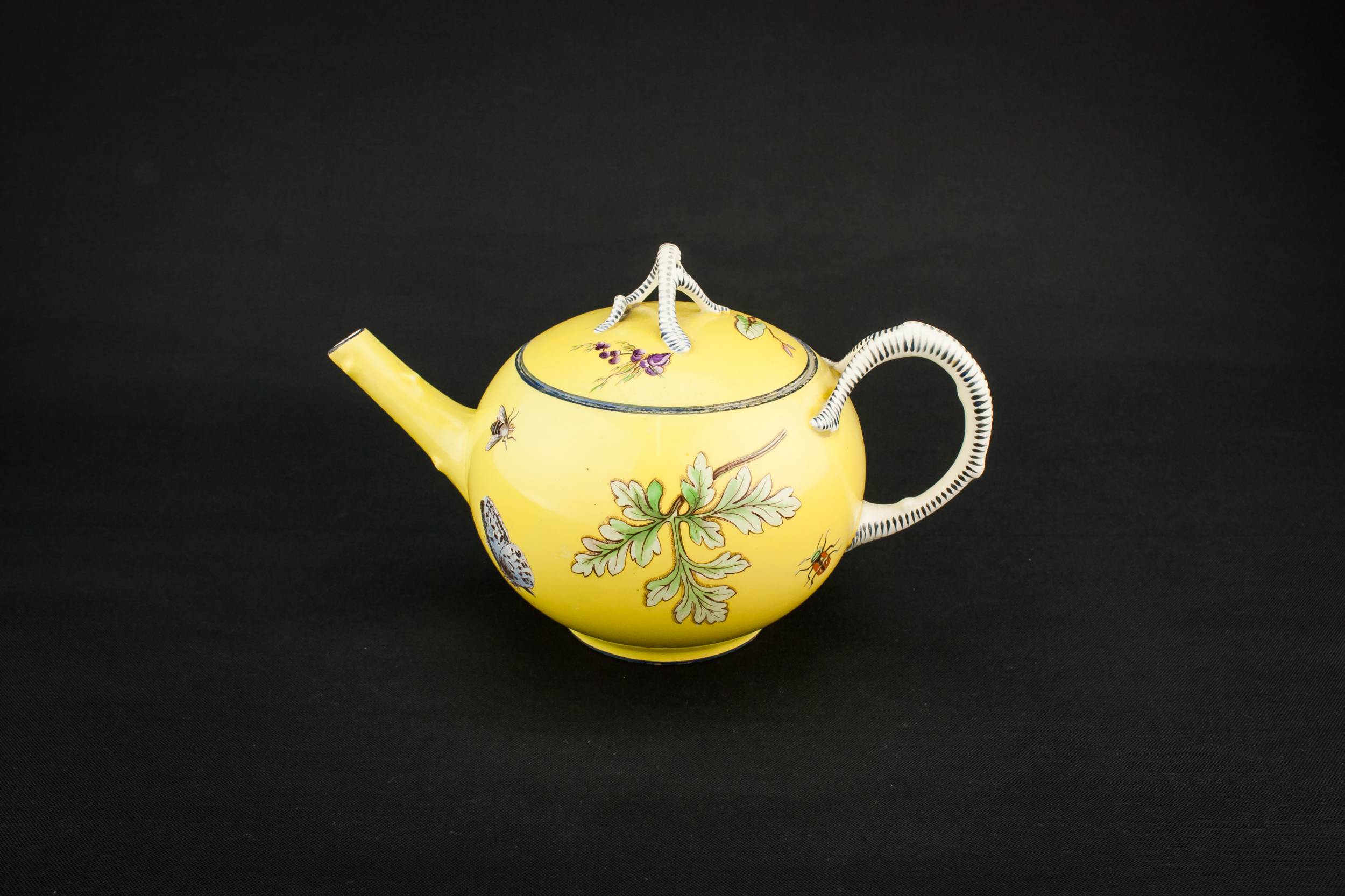 Elegant Neo-Classical Flowers — Pottery Neo-Classical teapot