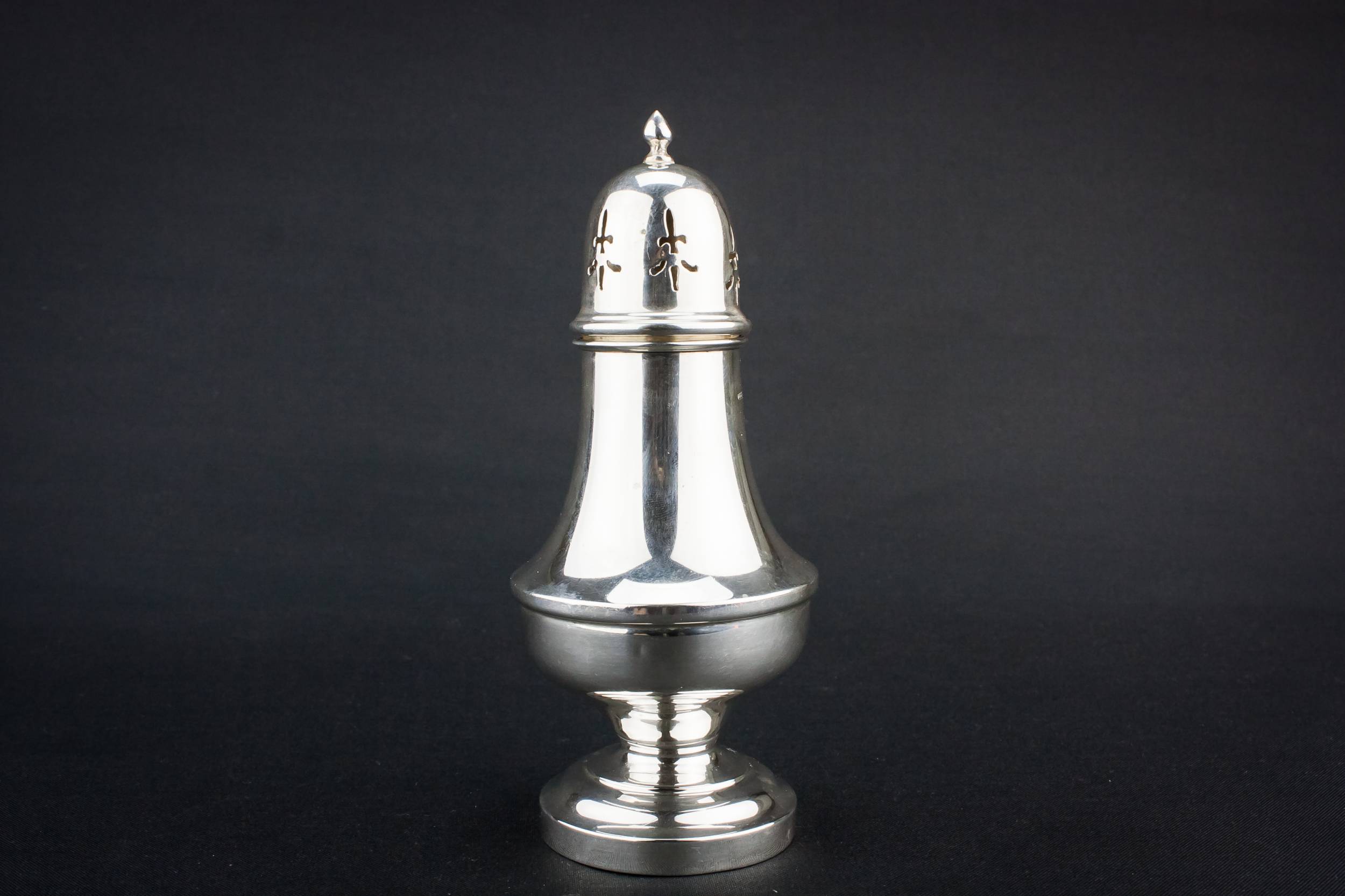 Sterling Silver Vintage — Silver sugar caster 1