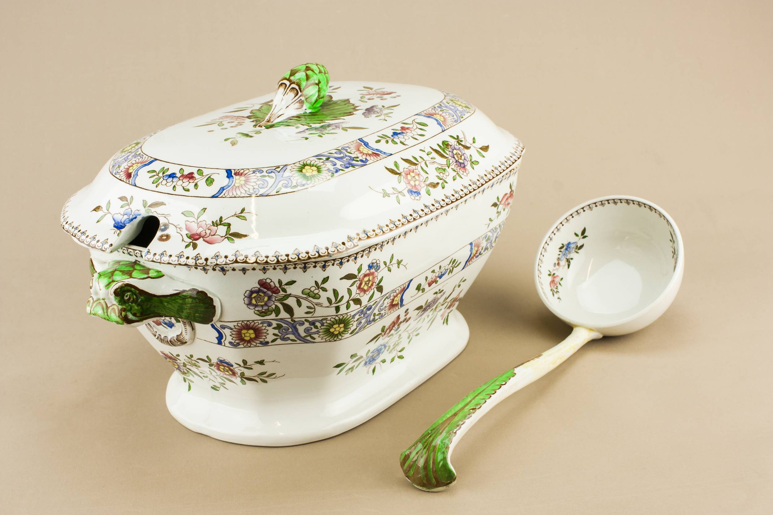 Antique Spectacular Spode — Edwardian pottery tureen 2