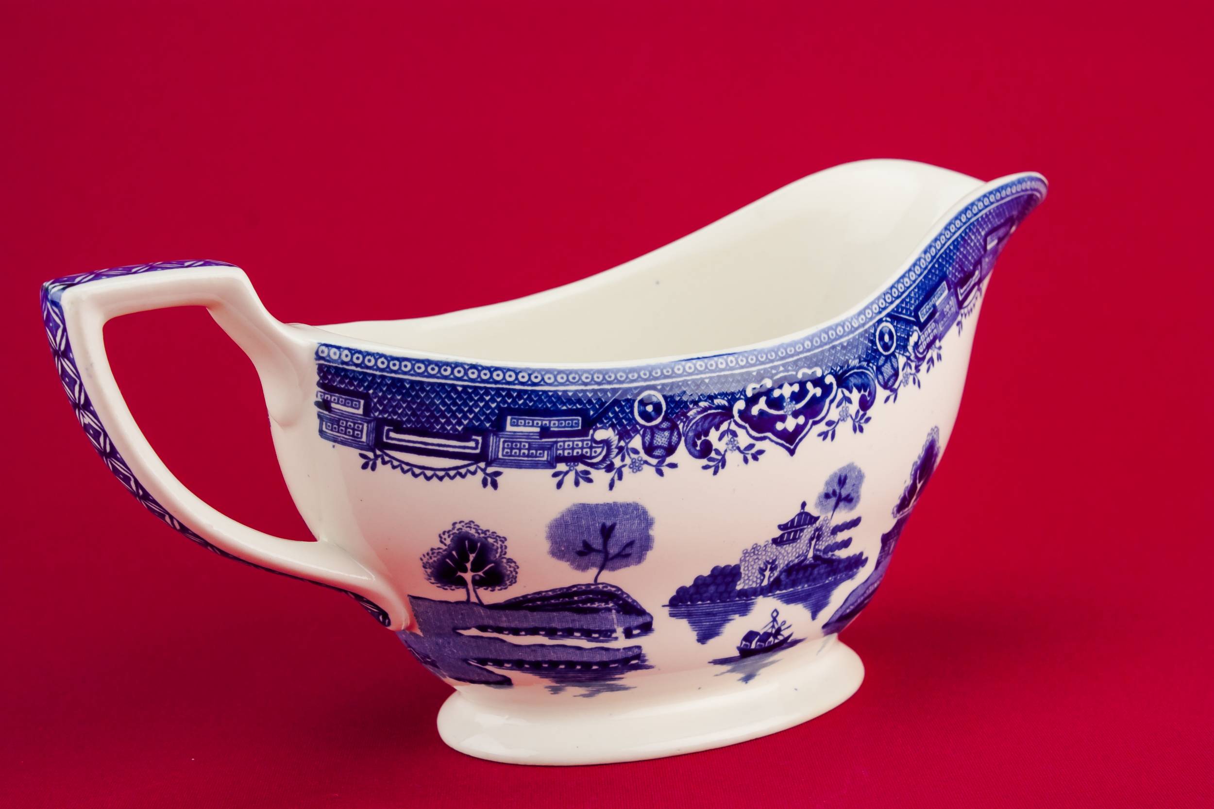 Pottery Blue And — Blue and white gravy boat 1