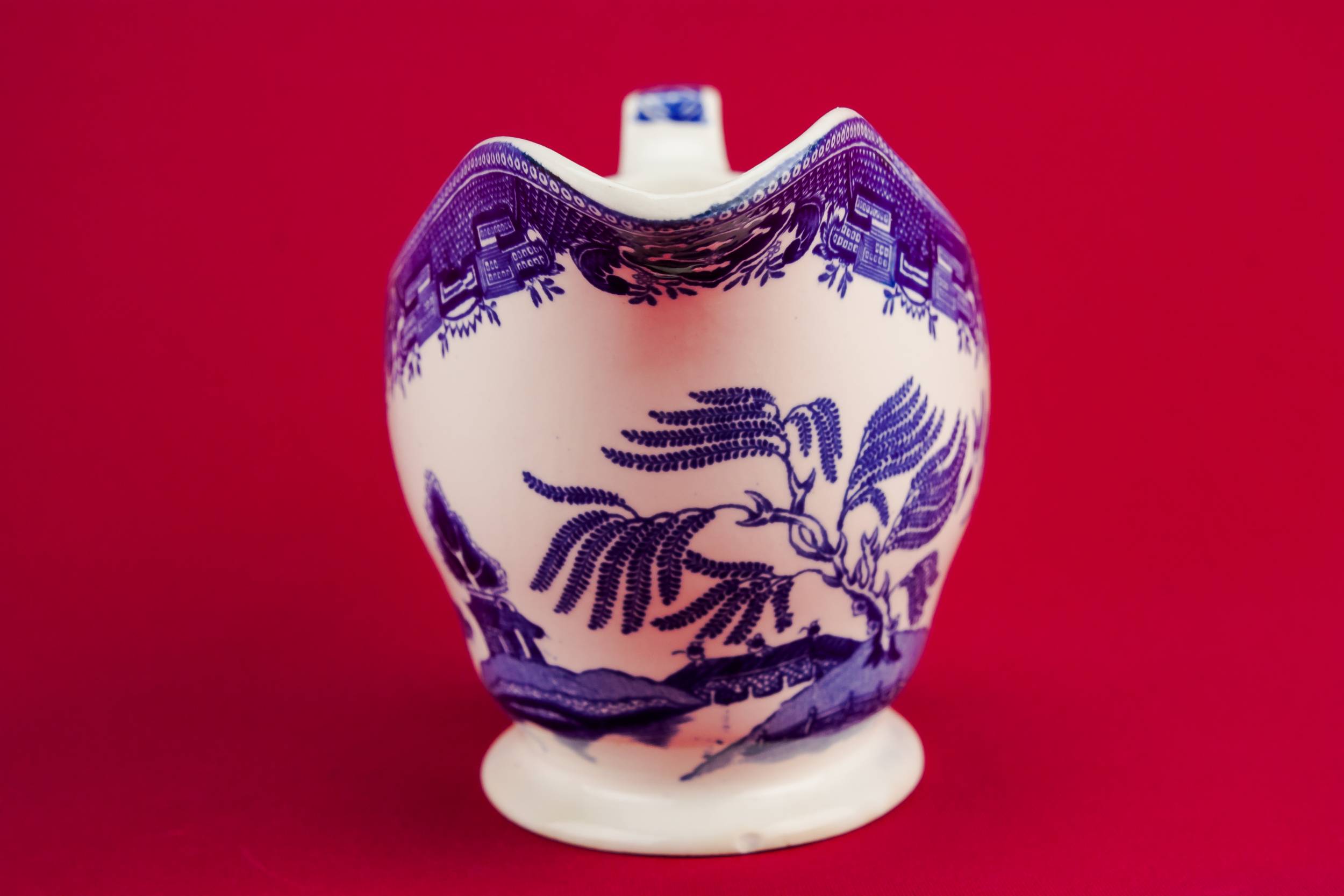 Pottery Blue And — Blue and white gravy boat 2