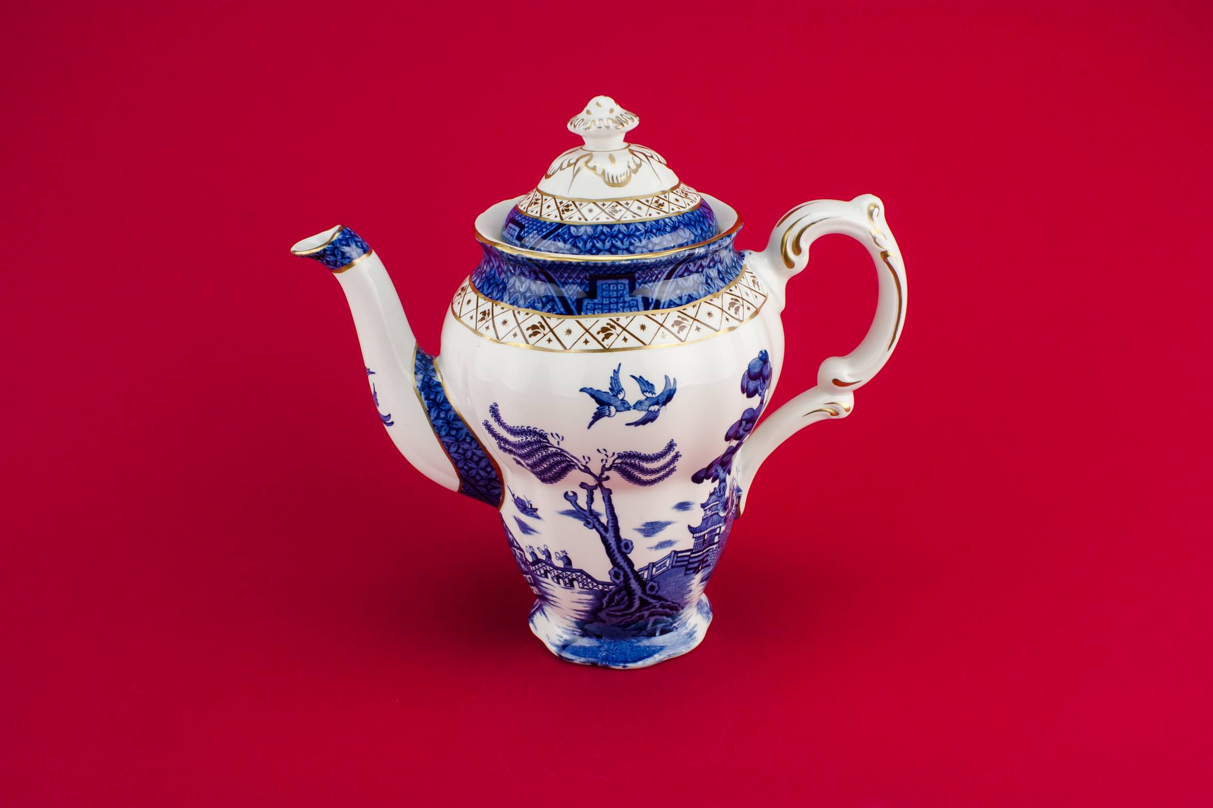 Pottery Retro Booths — Blue willow teapot