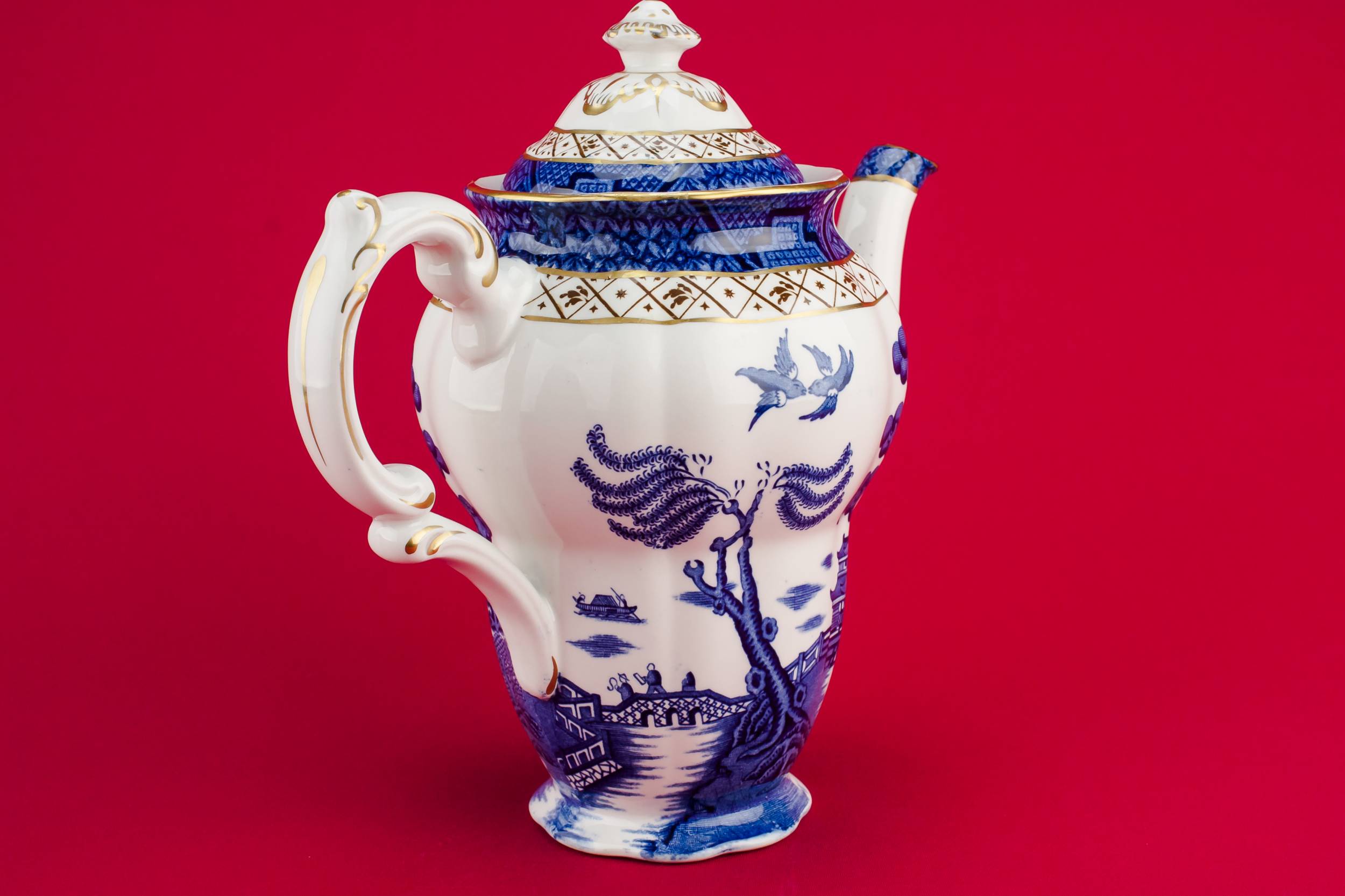 Pottery Retro Booths — Blue willow teapot 4