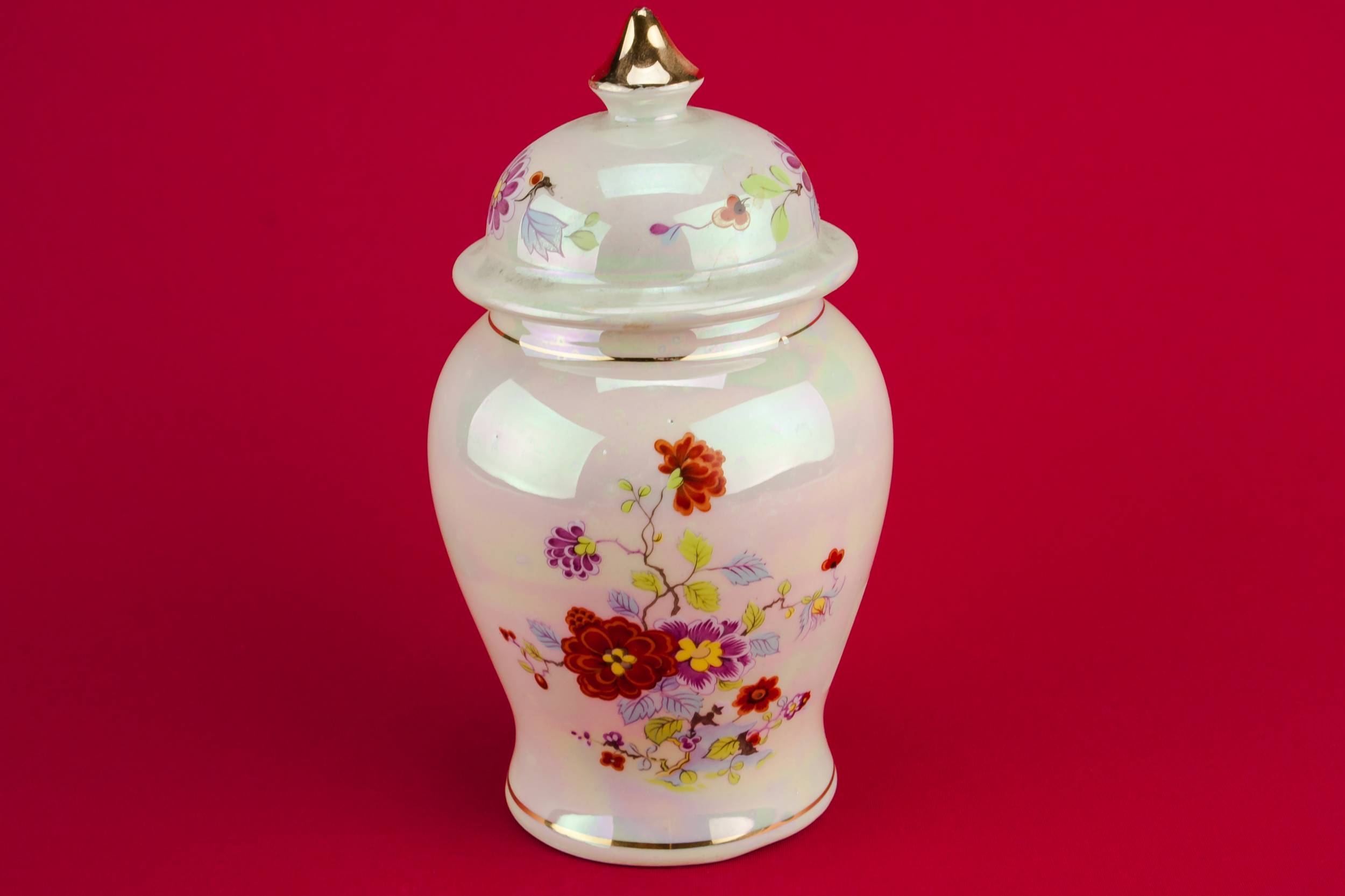Attractive Vintage Floral — Retro pottery jar